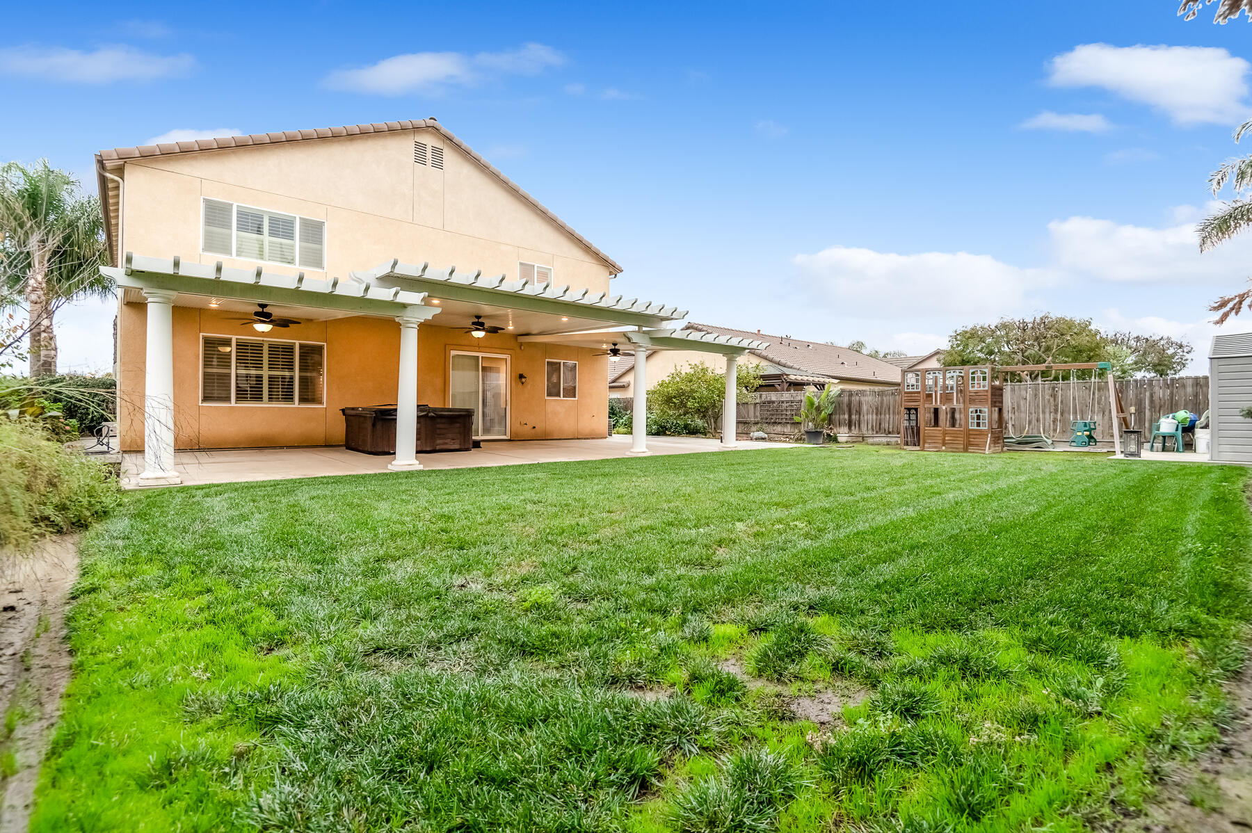 1942 N Sonoma Ct, Hanford, CA 93230