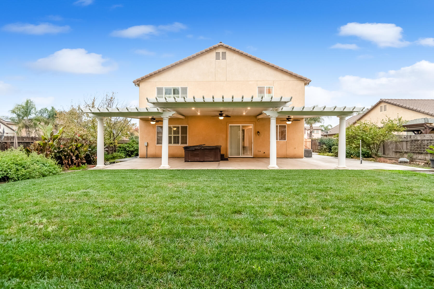 1942 N Sonoma Ct, Hanford, CA 93230