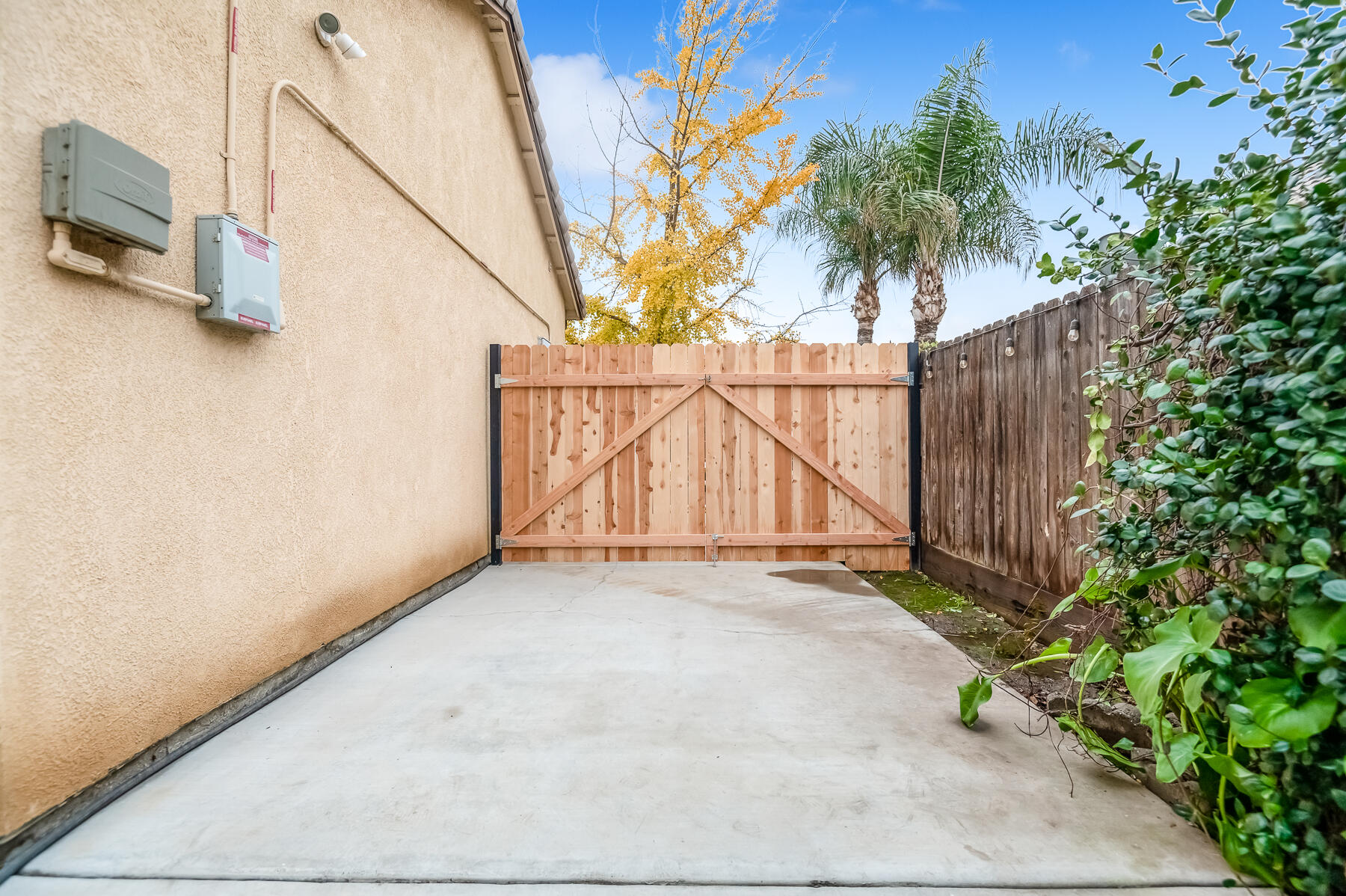 1942 N Sonoma Ct, Hanford, CA 93230