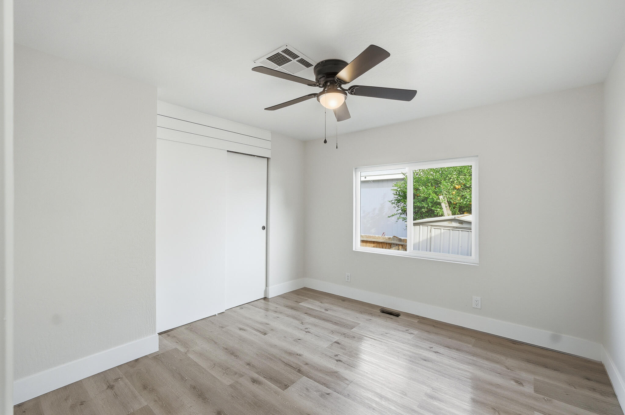 415 N Akers St #47, Visalia, CA 93291