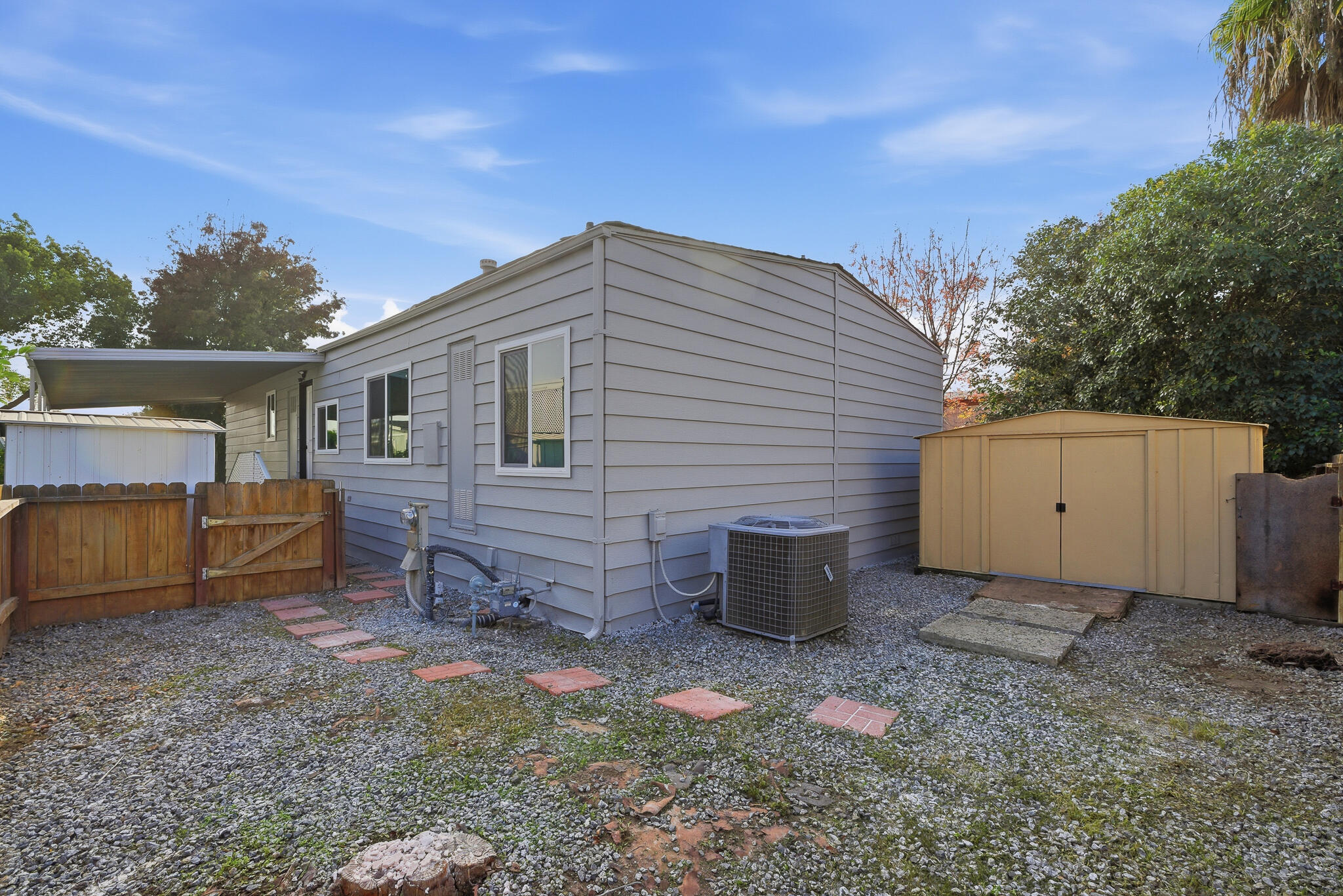 415 N Akers St #47, Visalia, CA 93291