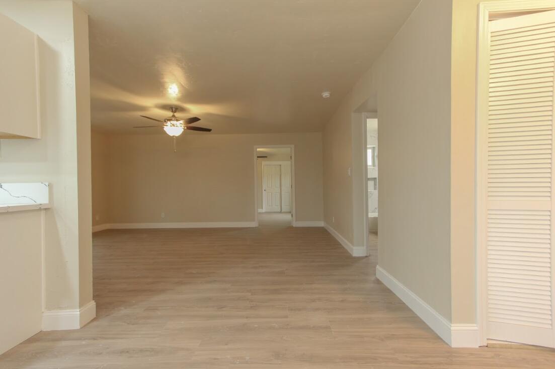 1400 W Oakland Ave, Tulare, CA 93274