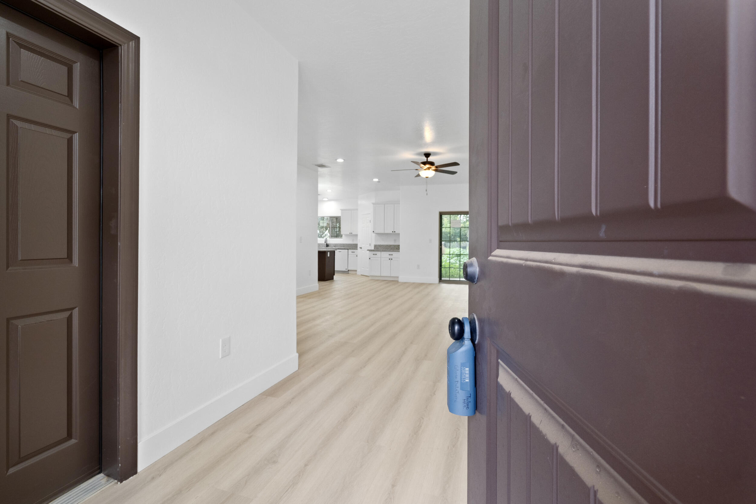 753 N Brundage Ave, Farmersville, CA 93223