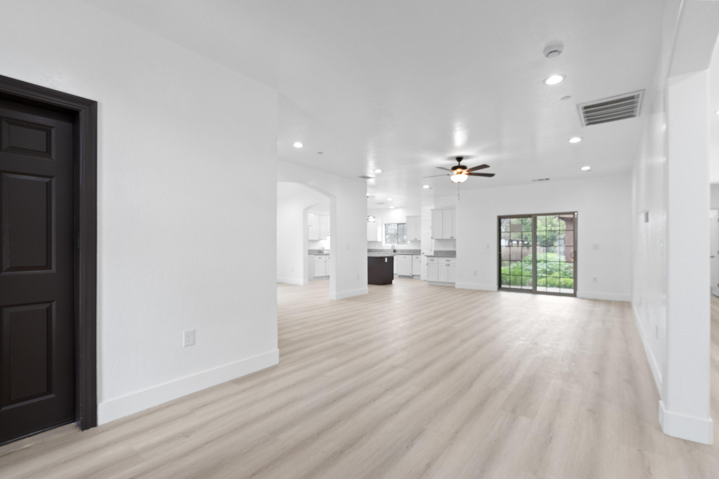 753 N Brundage Ave, Farmersville, CA 93223