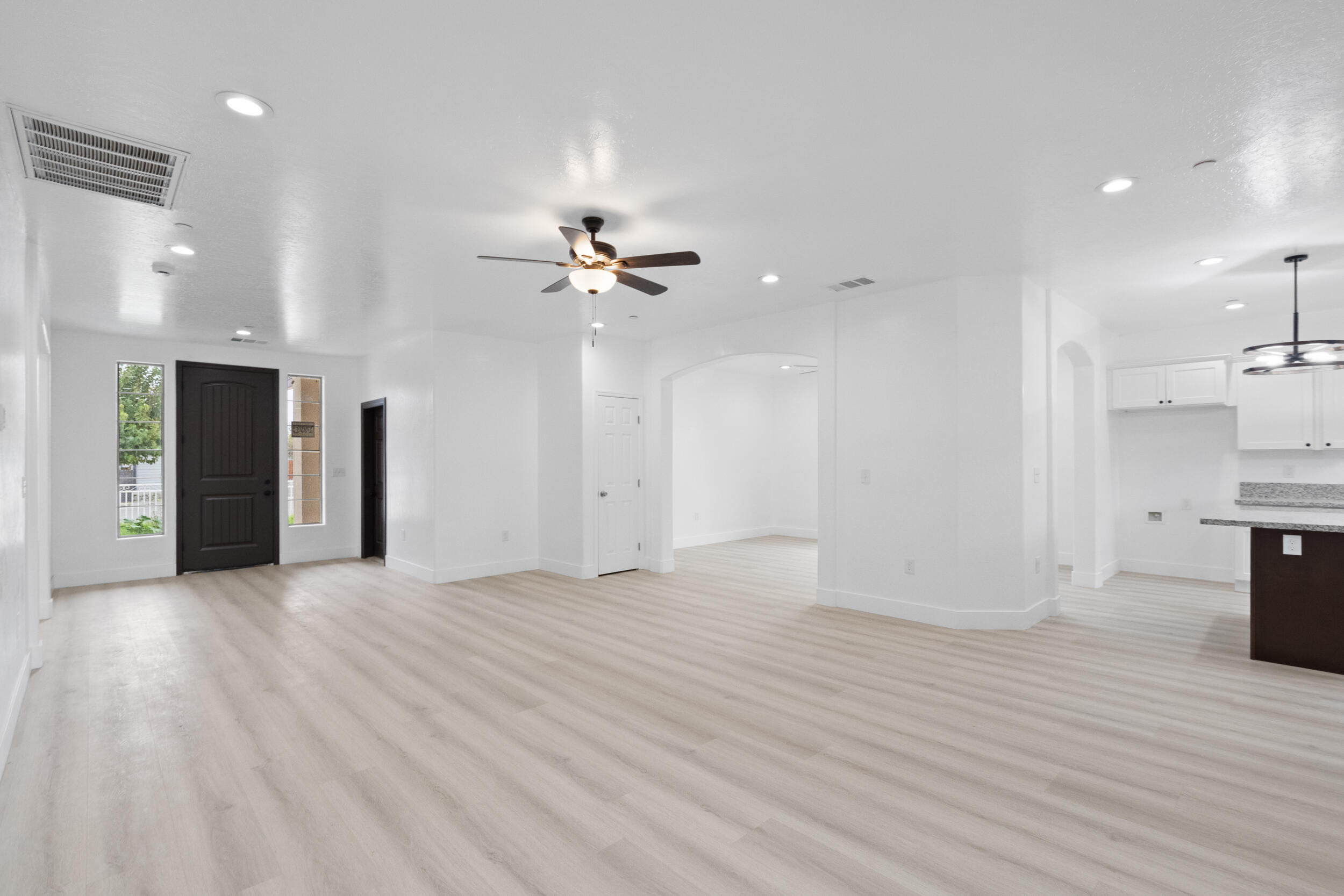 753 N Brundage Ave, Farmersville, CA 93223