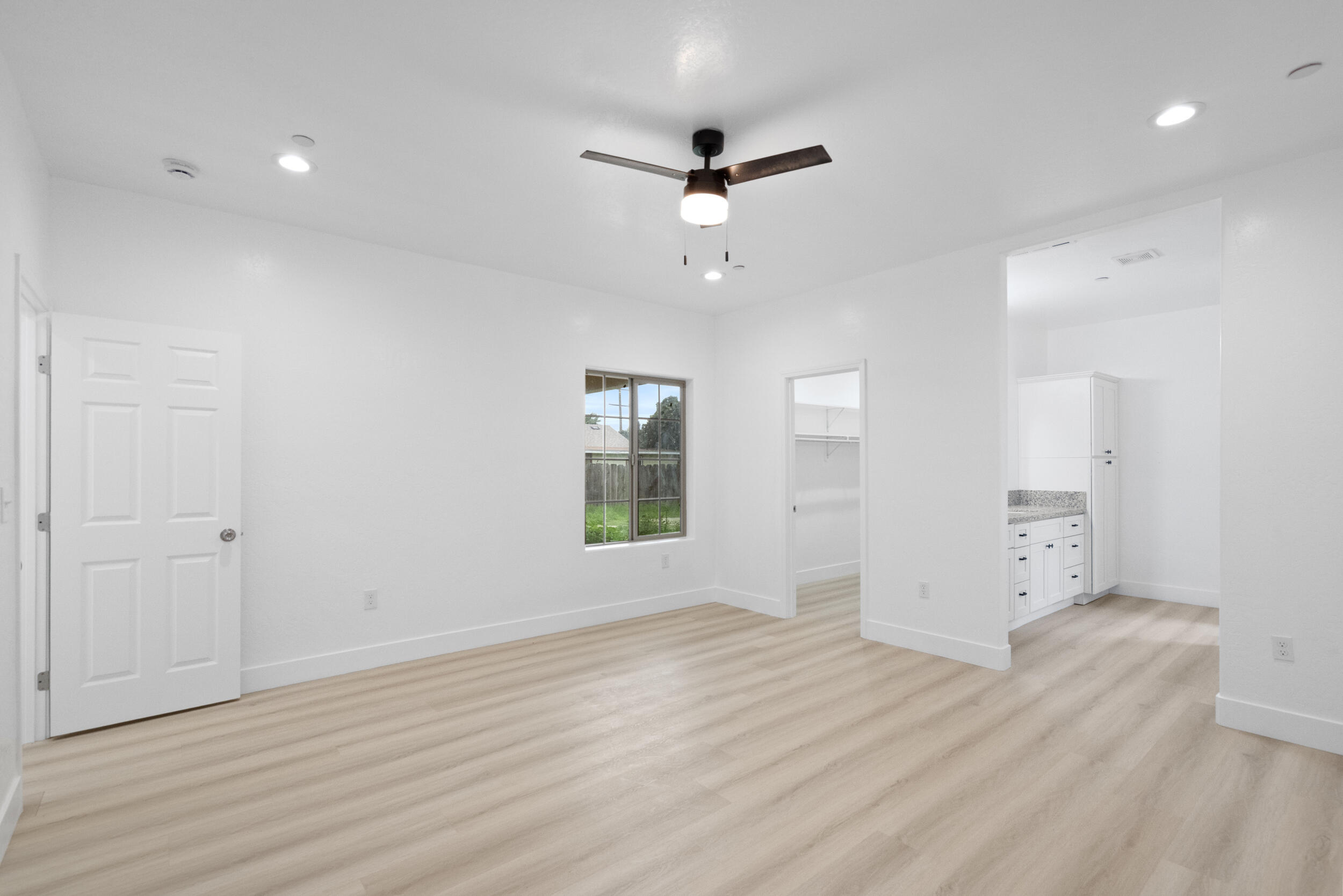 753 N Brundage Ave, Farmersville, CA 93223