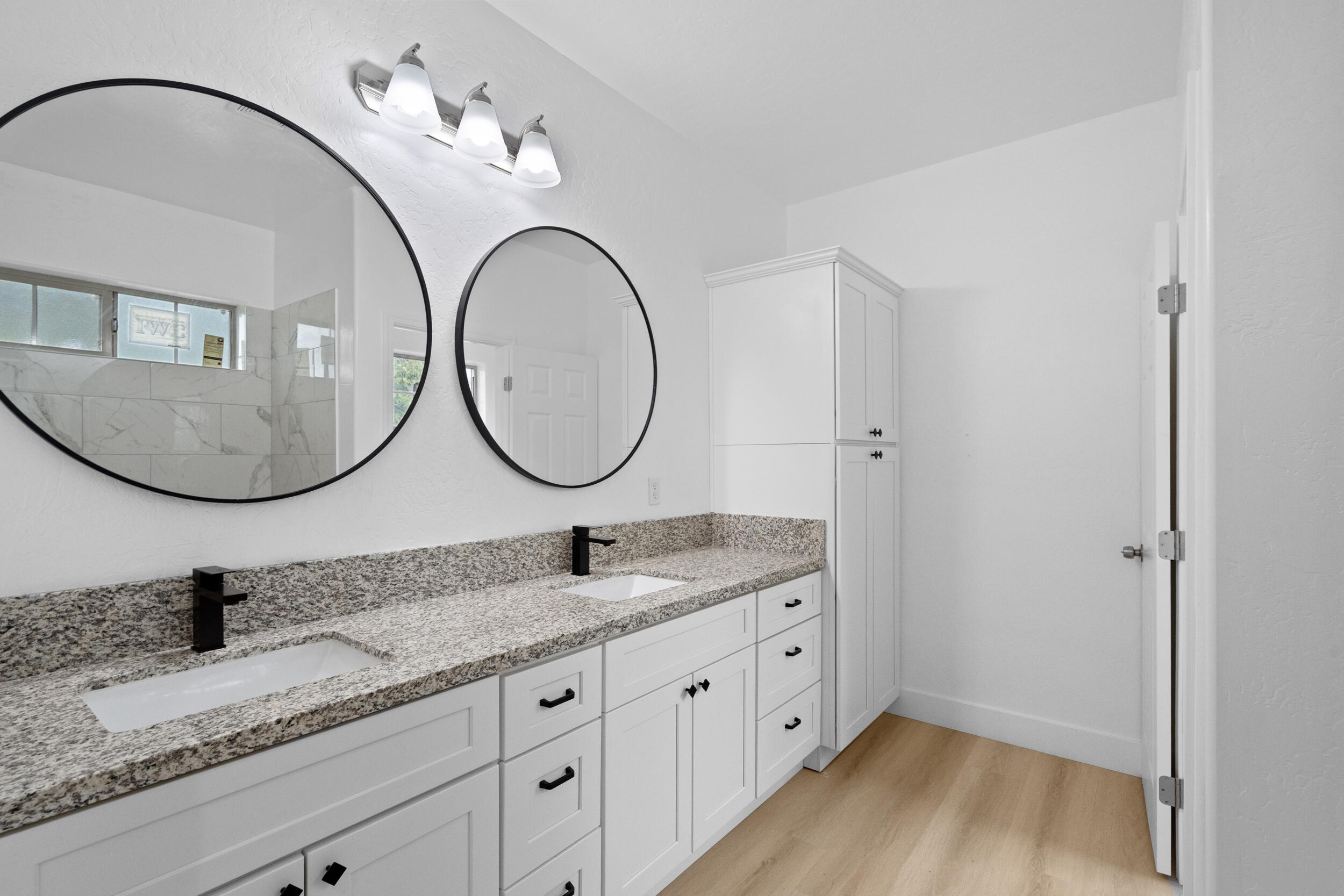 753 N Brundage Ave, Farmersville, CA 93223