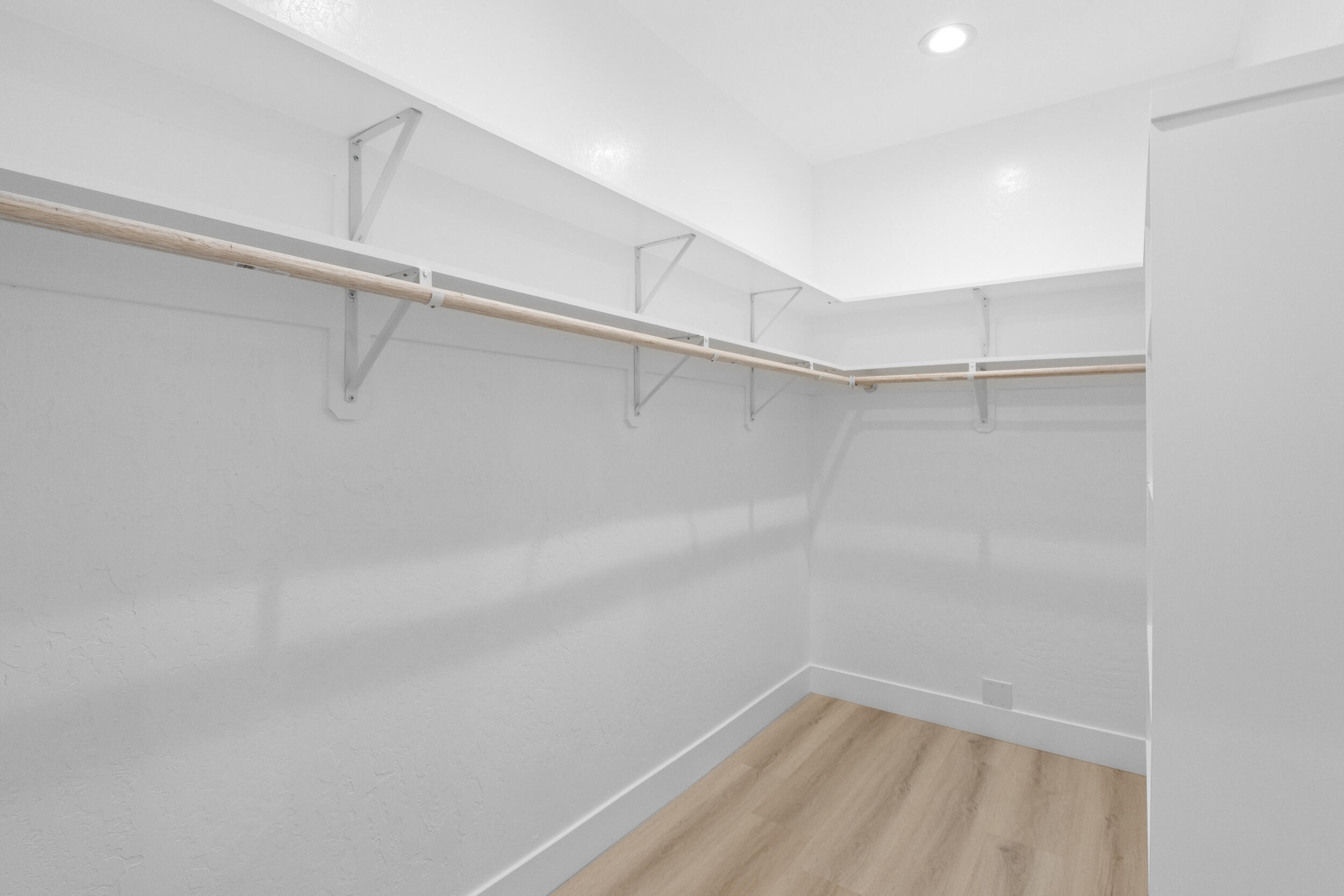 753 N Brundage Ave, Farmersville, CA 93223