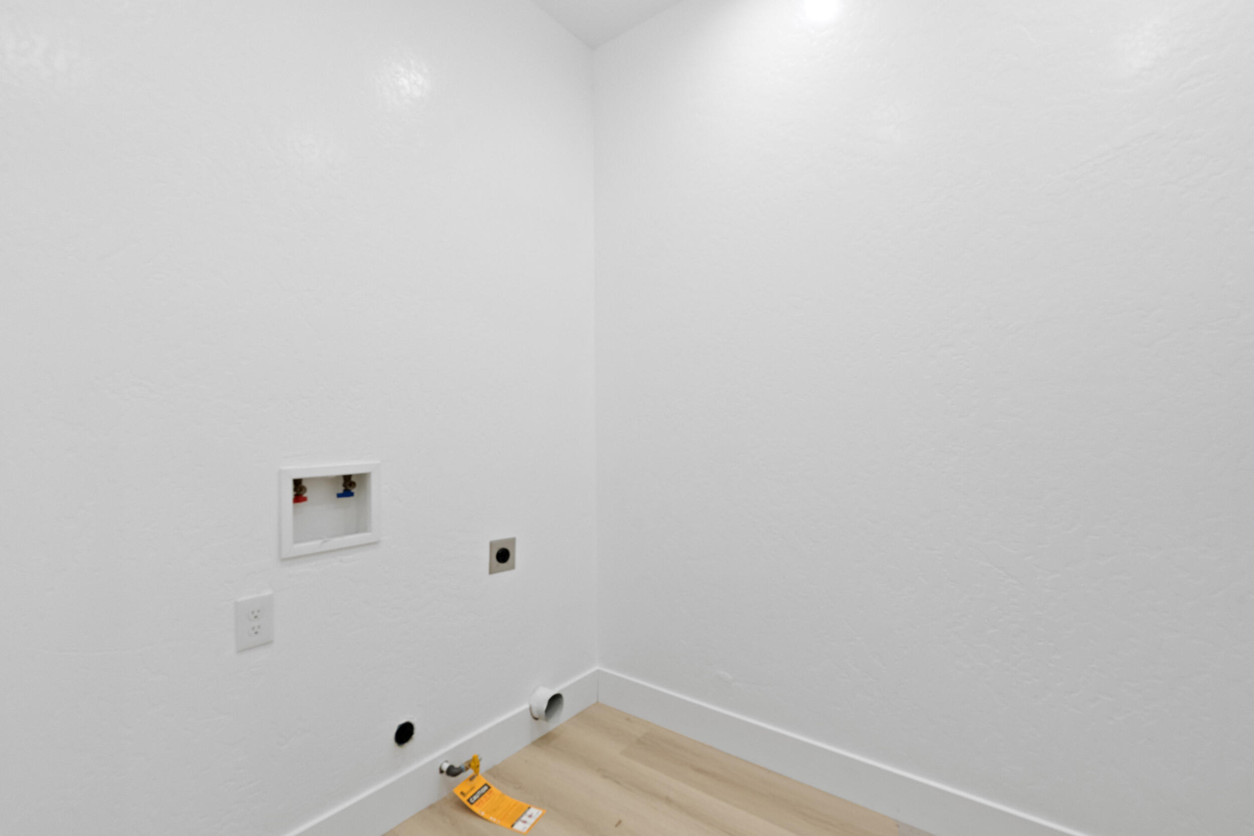 753 N Brundage Ave, Farmersville, CA 93223