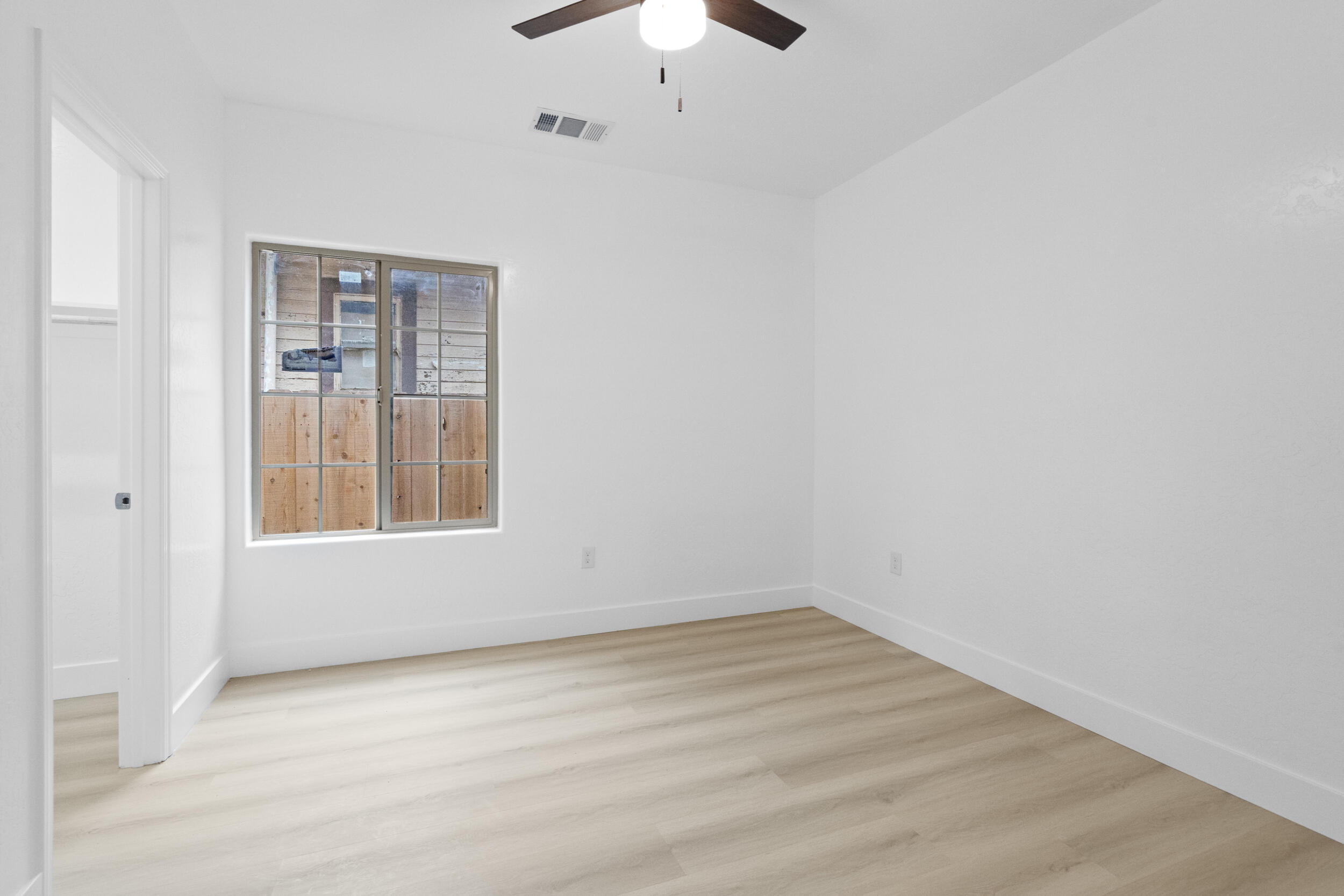 753 N Brundage Ave, Farmersville, CA 93223