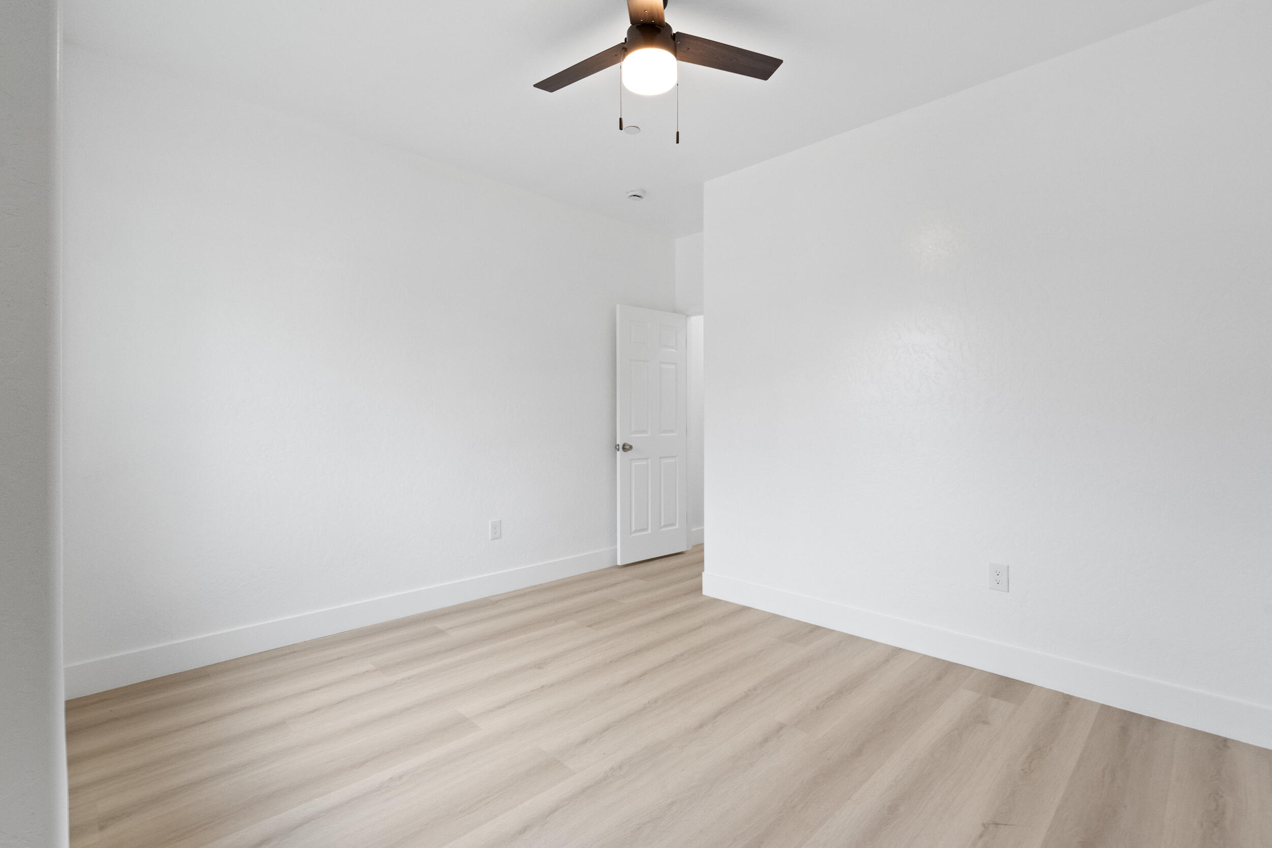 753 N Brundage Ave, Farmersville, CA 93223