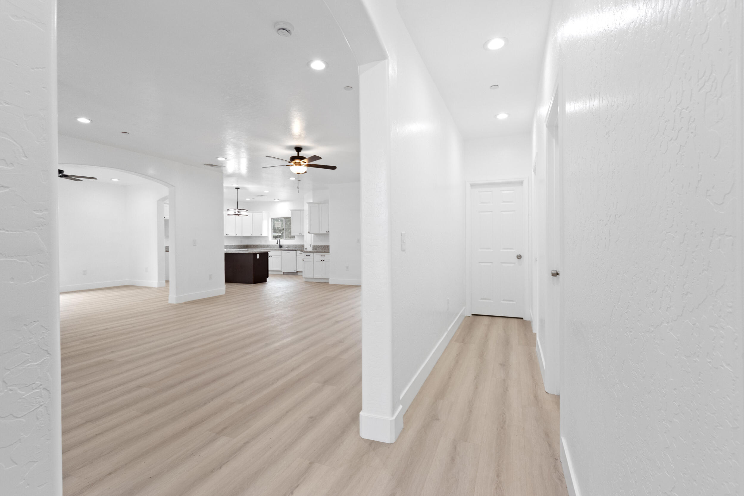 753 N Brundage Ave, Farmersville, CA 93223