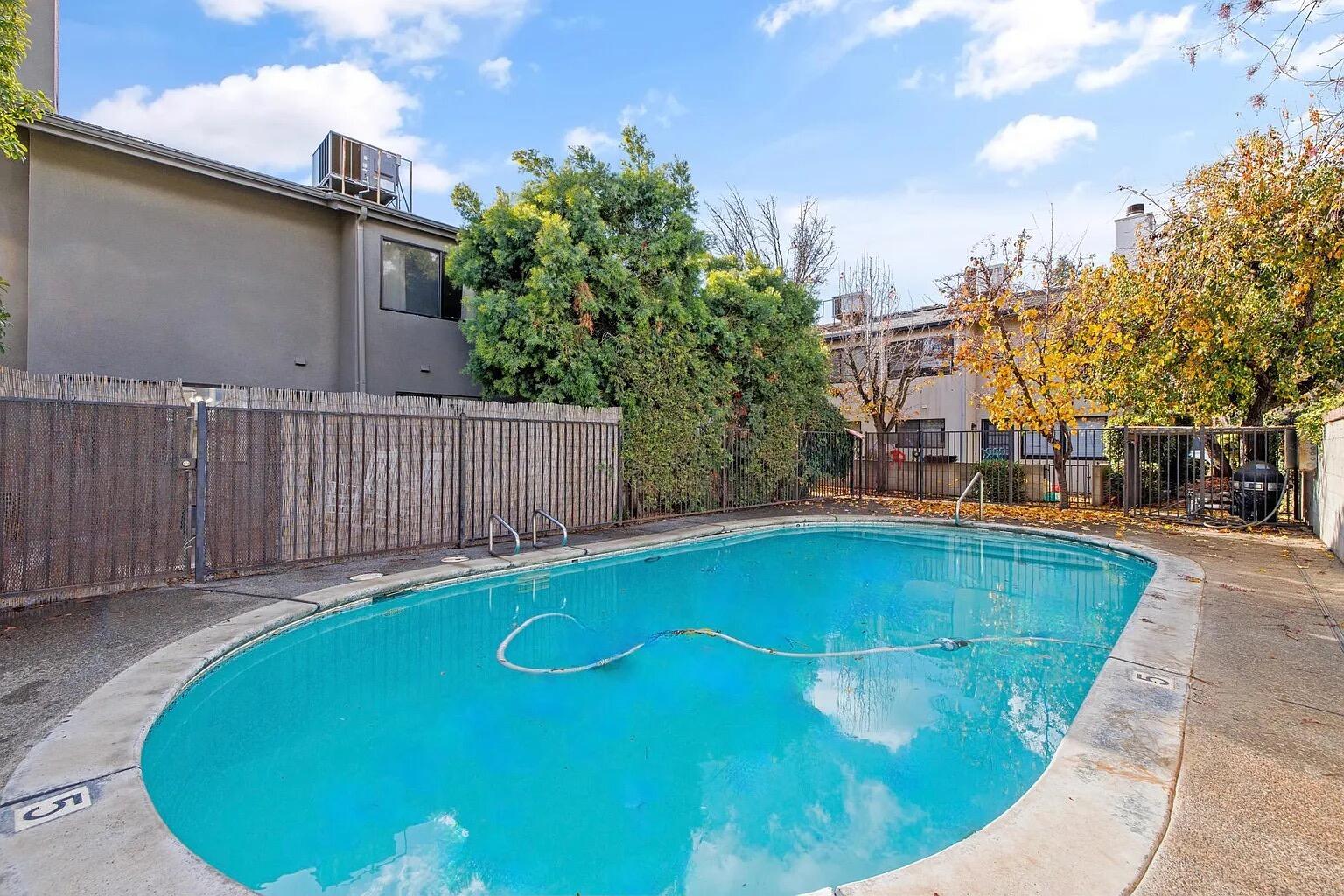 4926-4928 W Westgate Ct, Visalia, CA 93277