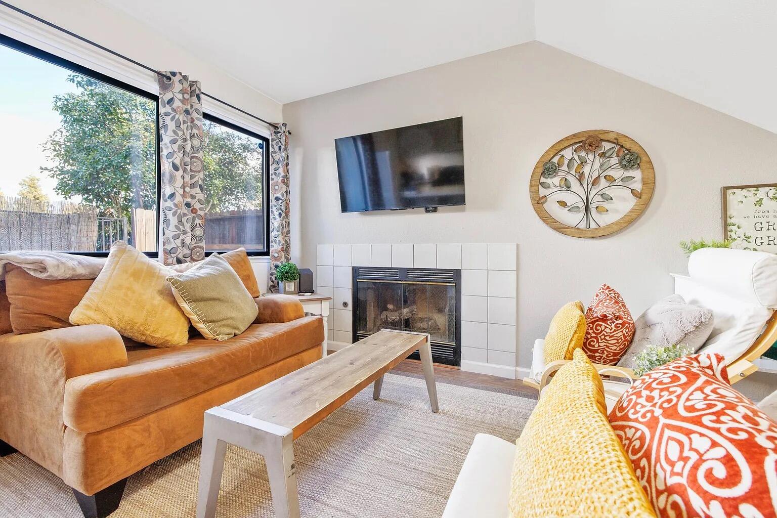 4926-4928 W Westgate Ct, Visalia, CA 93277