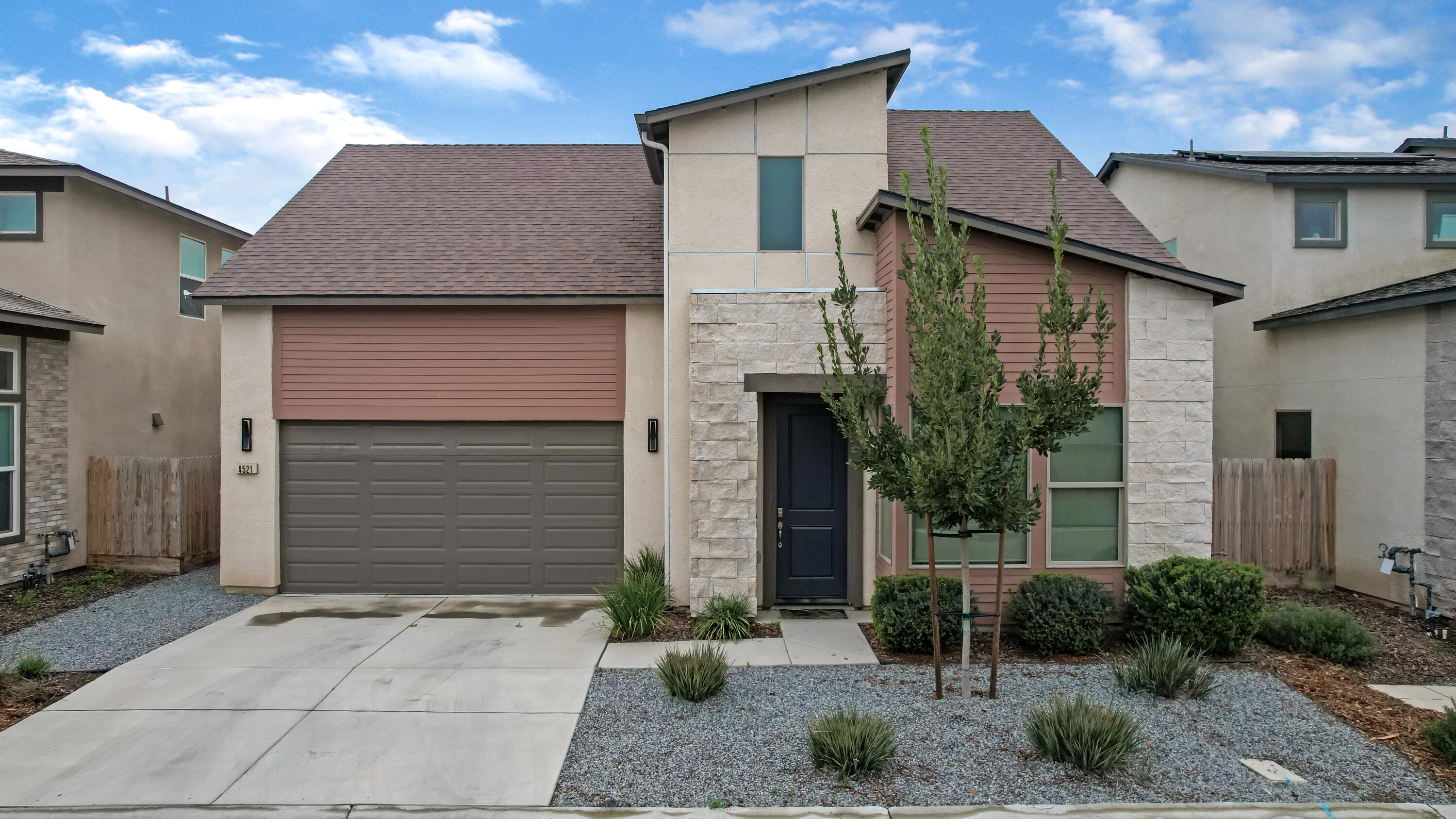 4521 S Ernest St, Visalia, CA 93277