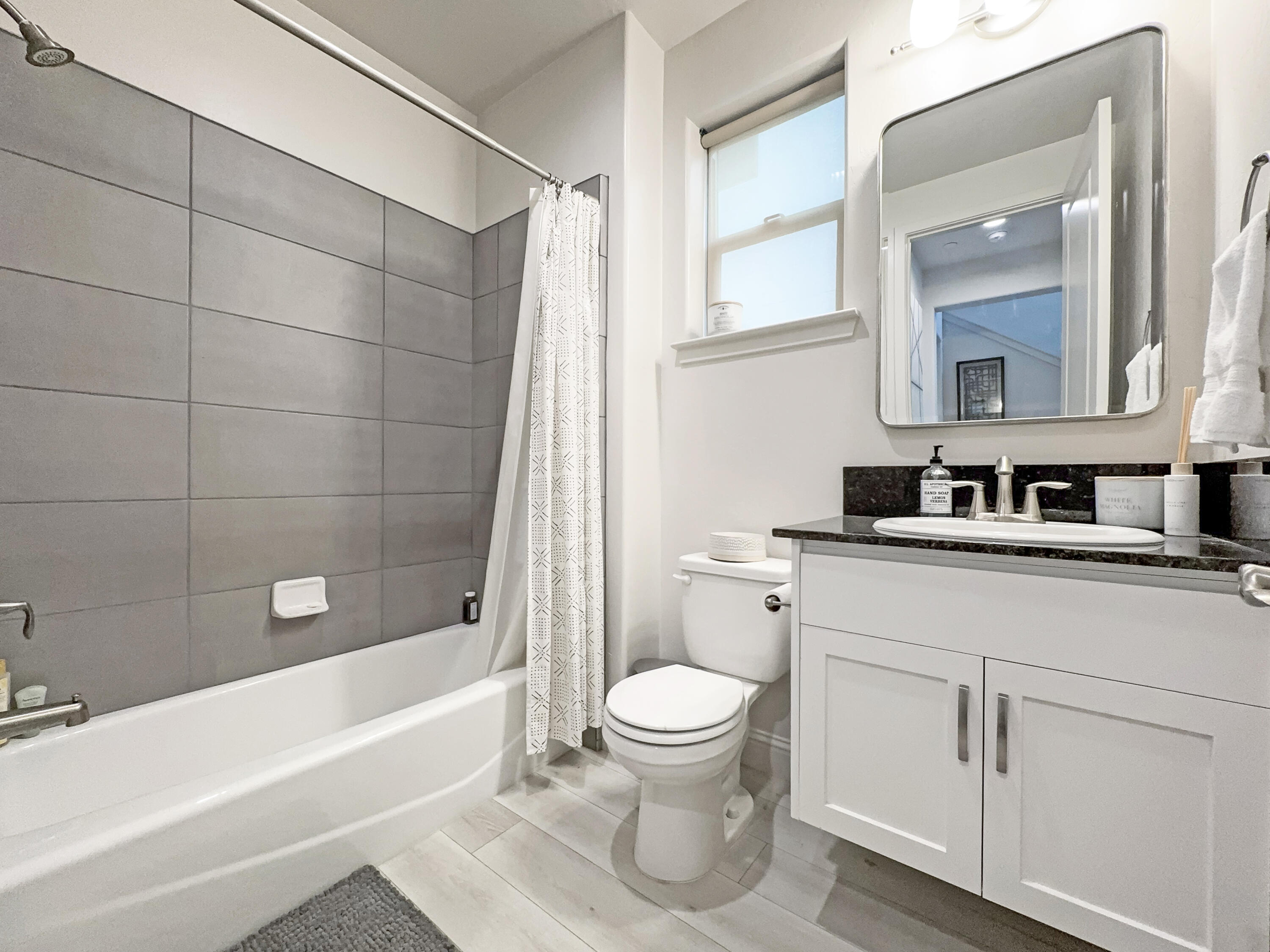 4521 S Ernest St, Visalia, CA 93277