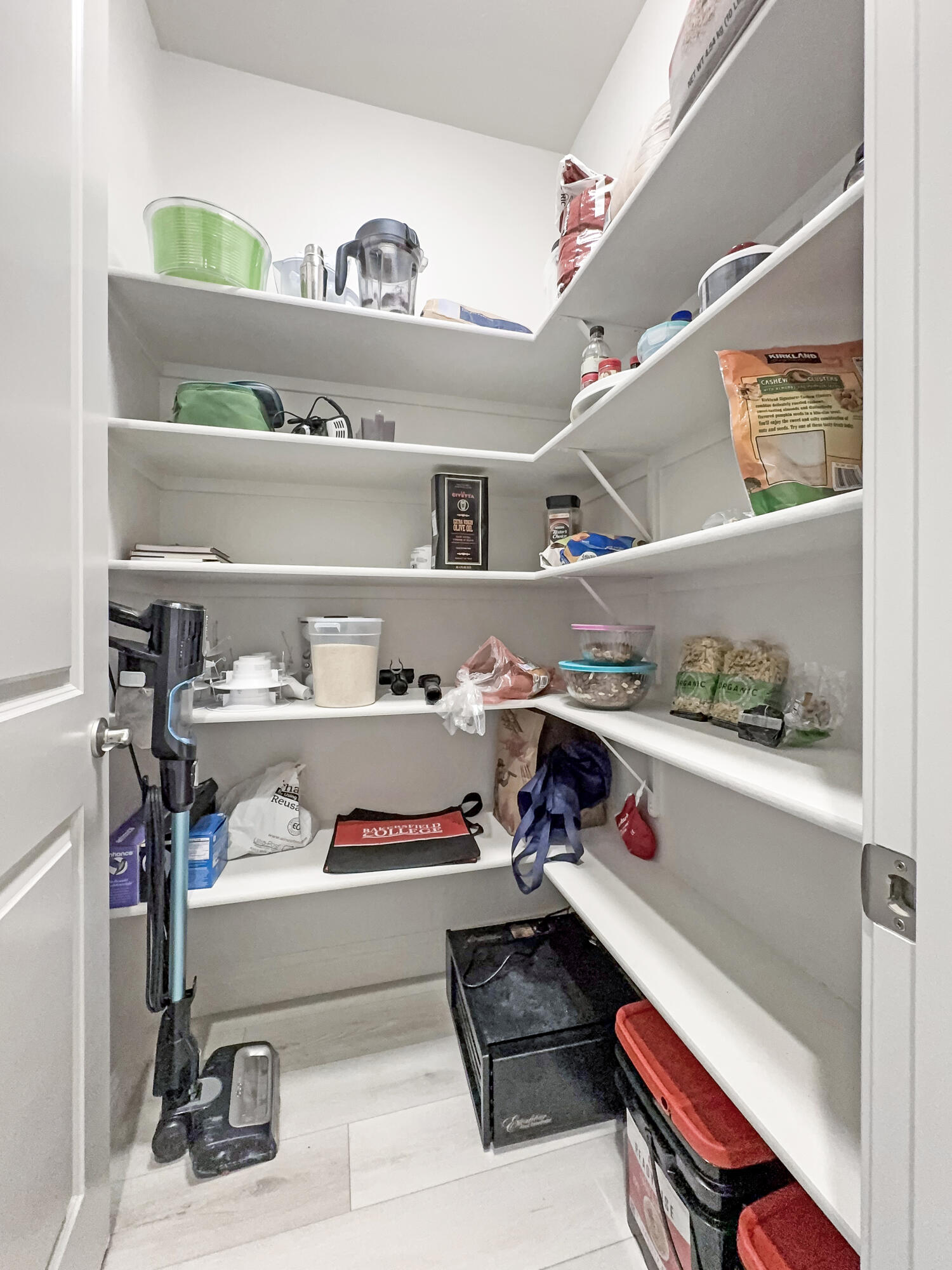 4521 S Ernest St, Visalia, CA 93277