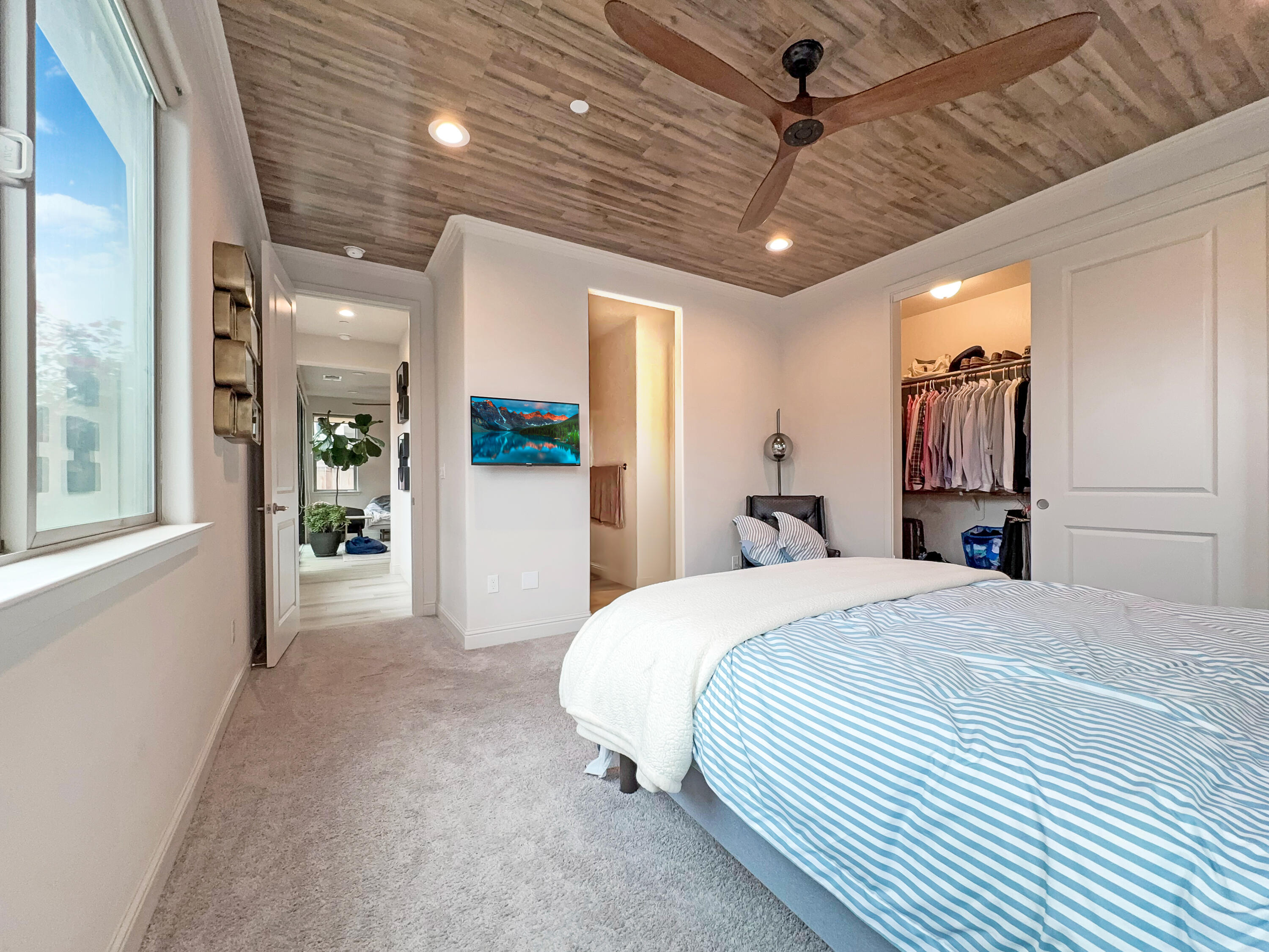 4521 S Ernest St, Visalia, CA 93277