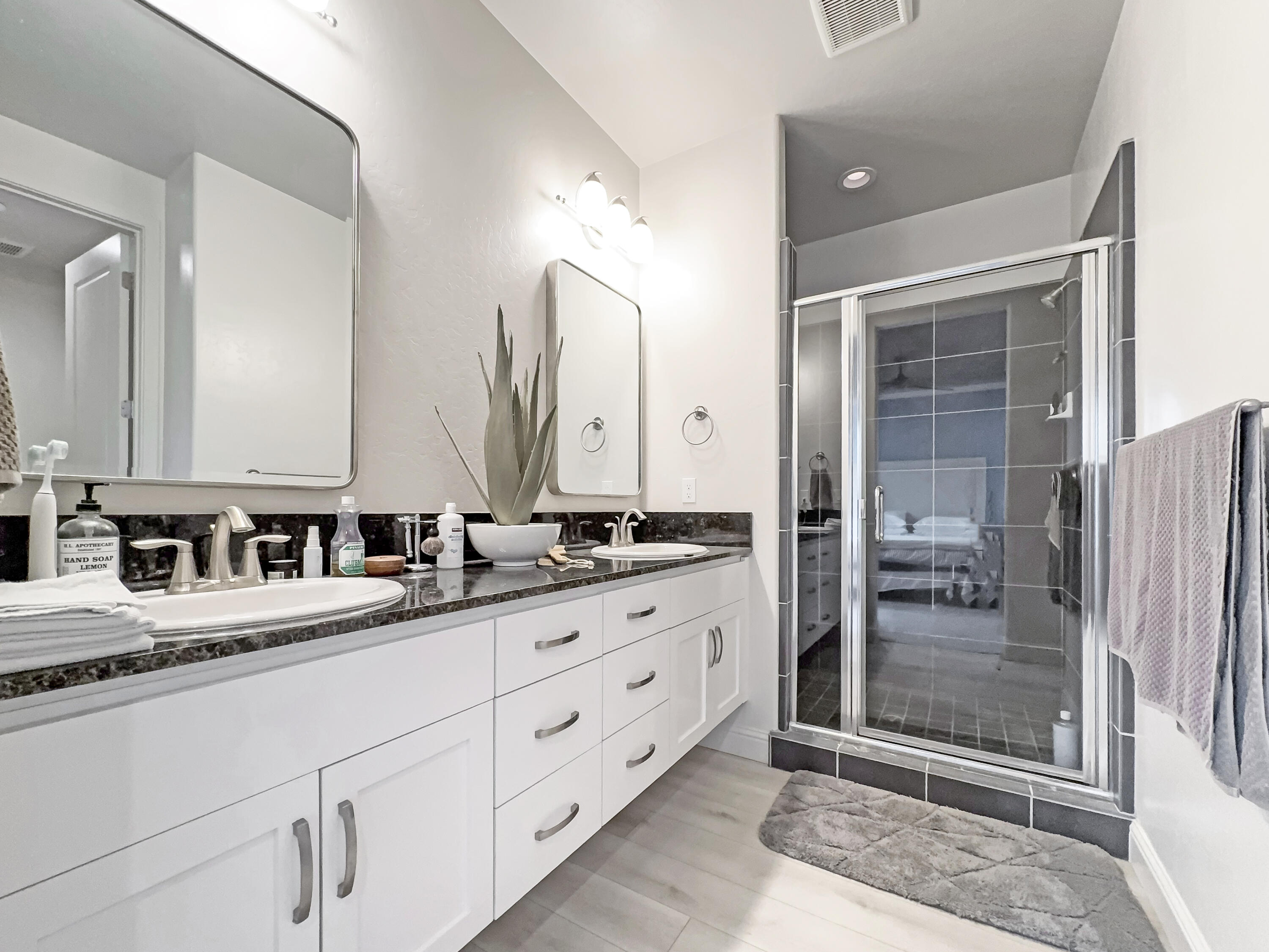 4521 S Ernest St, Visalia, CA 93277