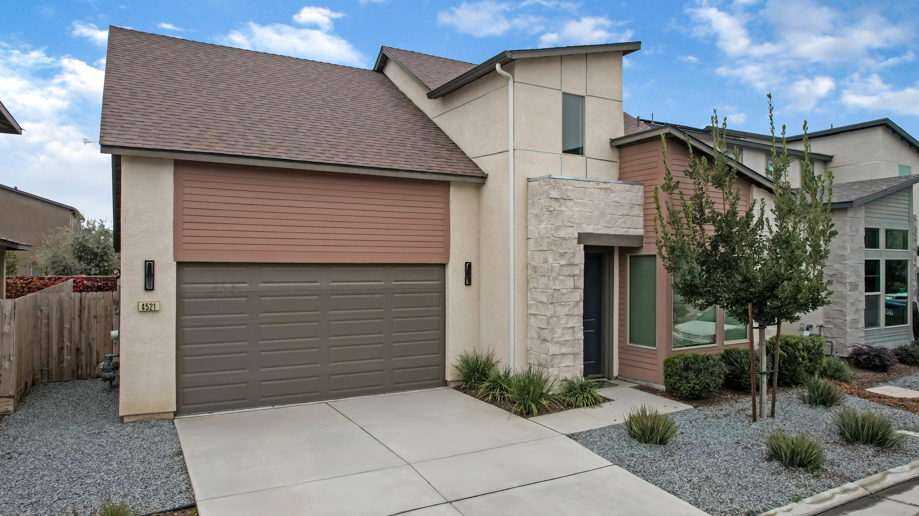 4521 S Ernest St, Visalia, CA 93277