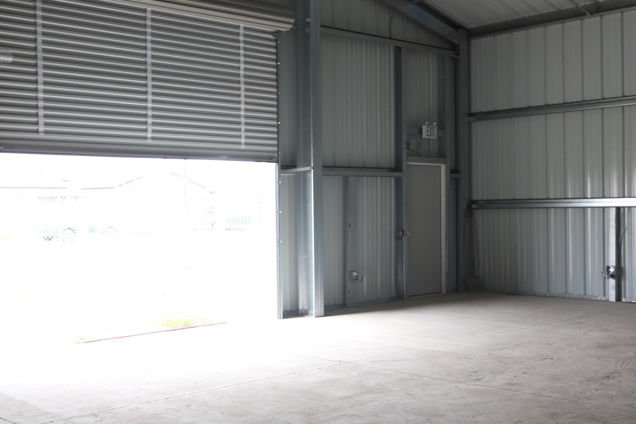 1086 S Market St, Pixley, CA 93256