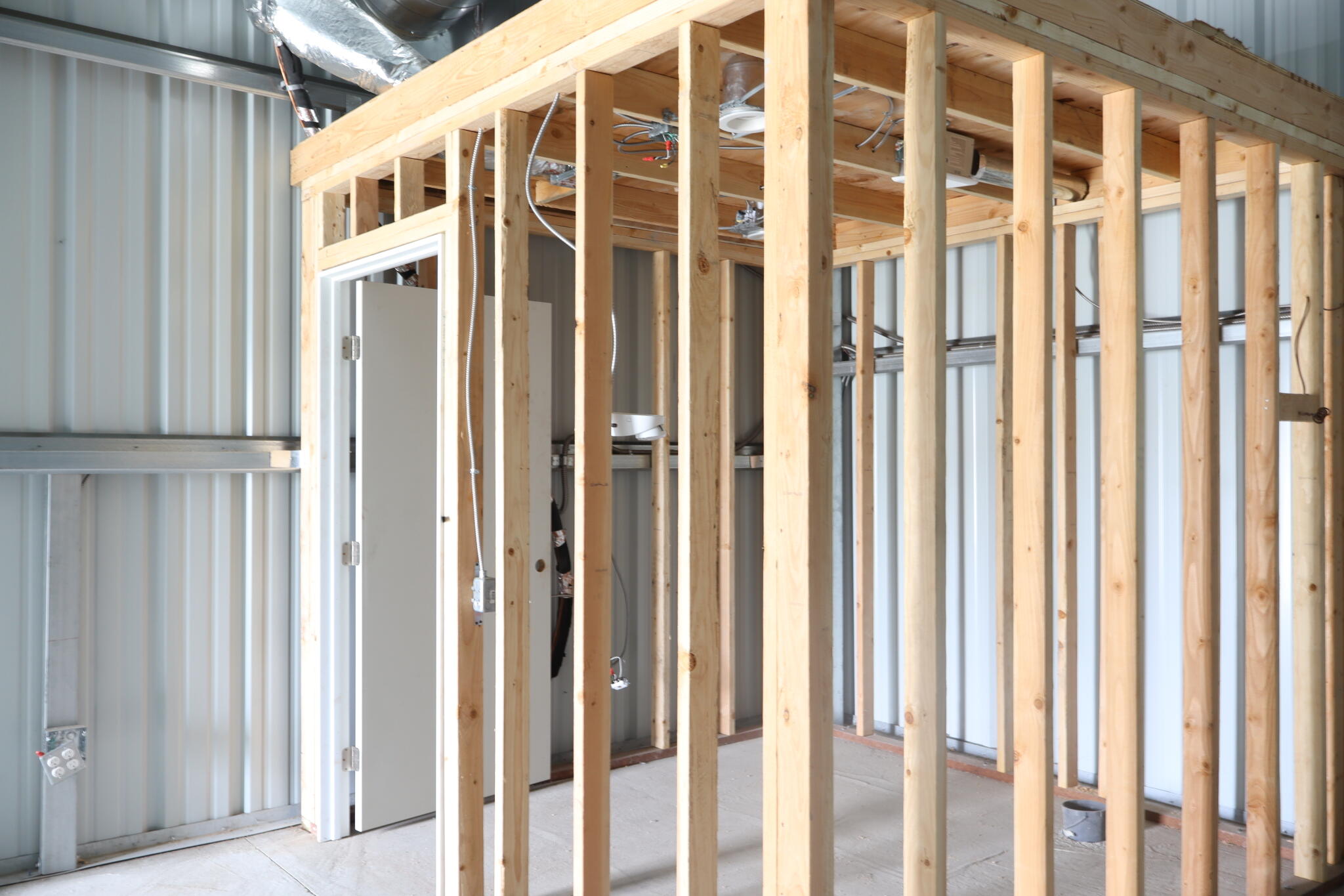 1086 S Market St, Pixley, CA 93256