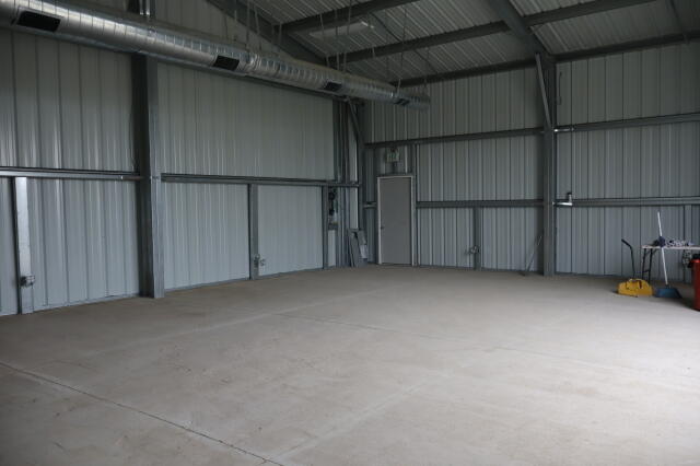 1086 S Market St, Pixley, CA 93256