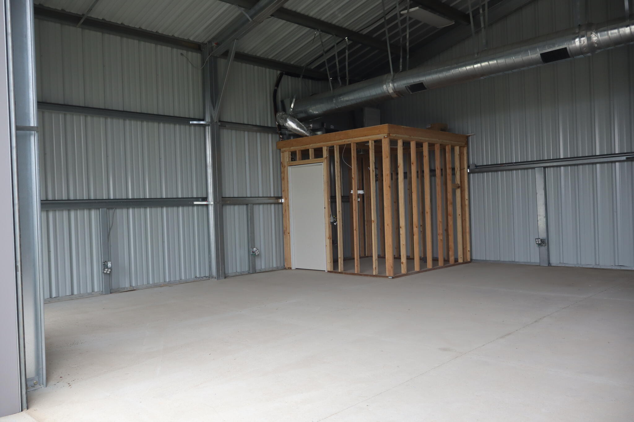 1086 S Market St, Pixley, CA 93256