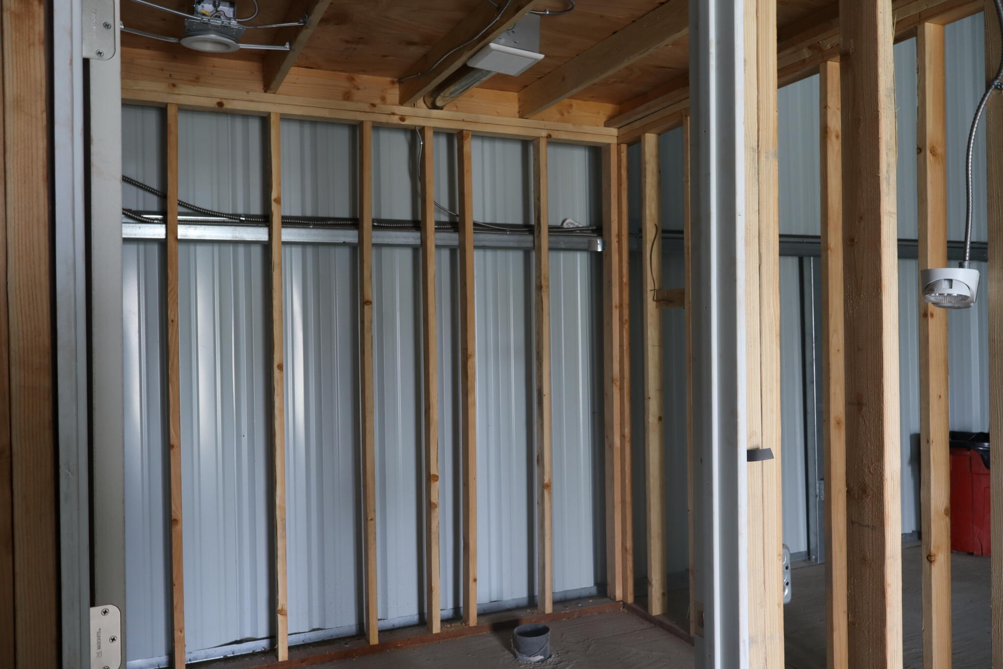 1086 S Market St, Pixley, CA 93256