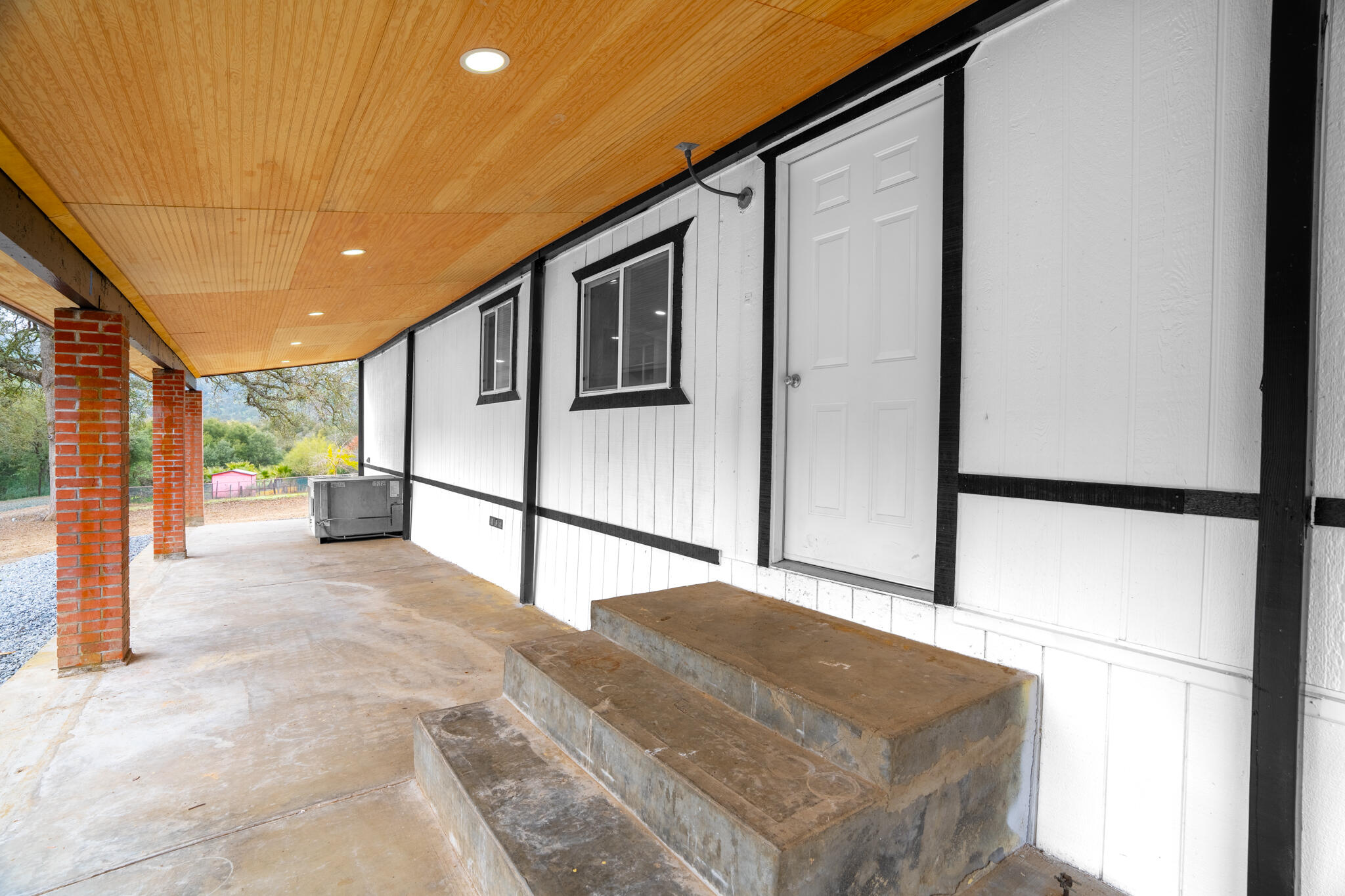 36712 Pebble Lane Ln, Yokuts Valley, CA 93675