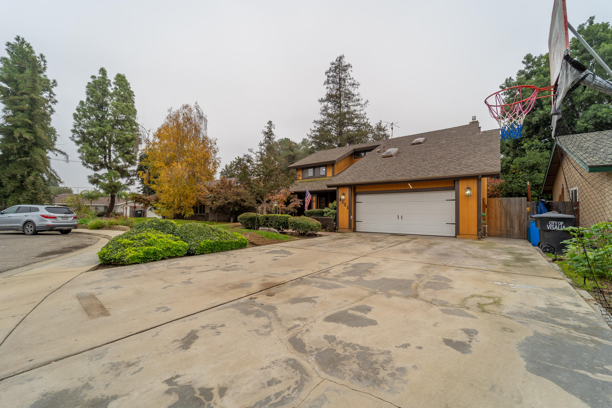 4121 W Grove Ct, Visalia, CA 93291