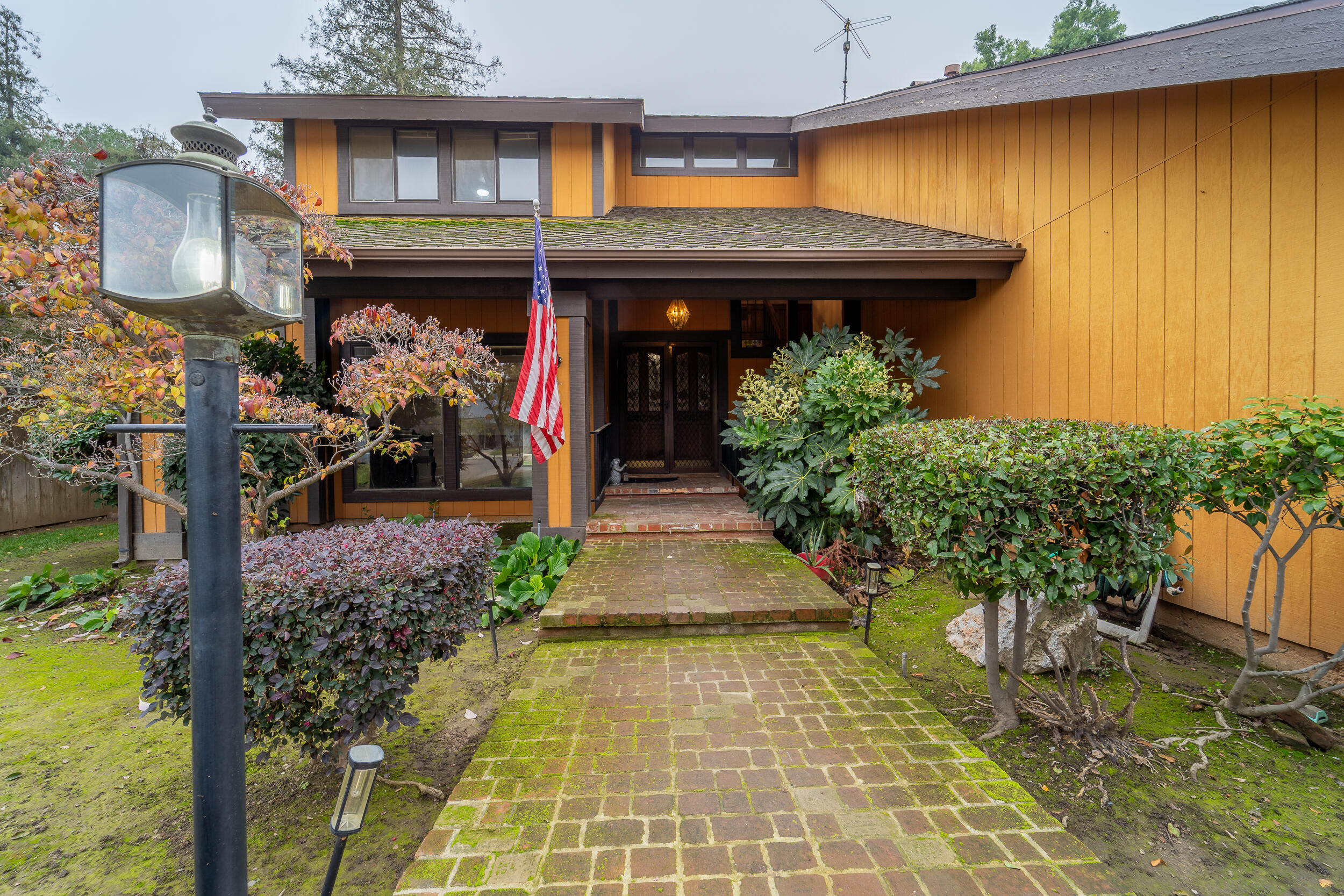 4121 W Grove Ct, Visalia, CA 93291