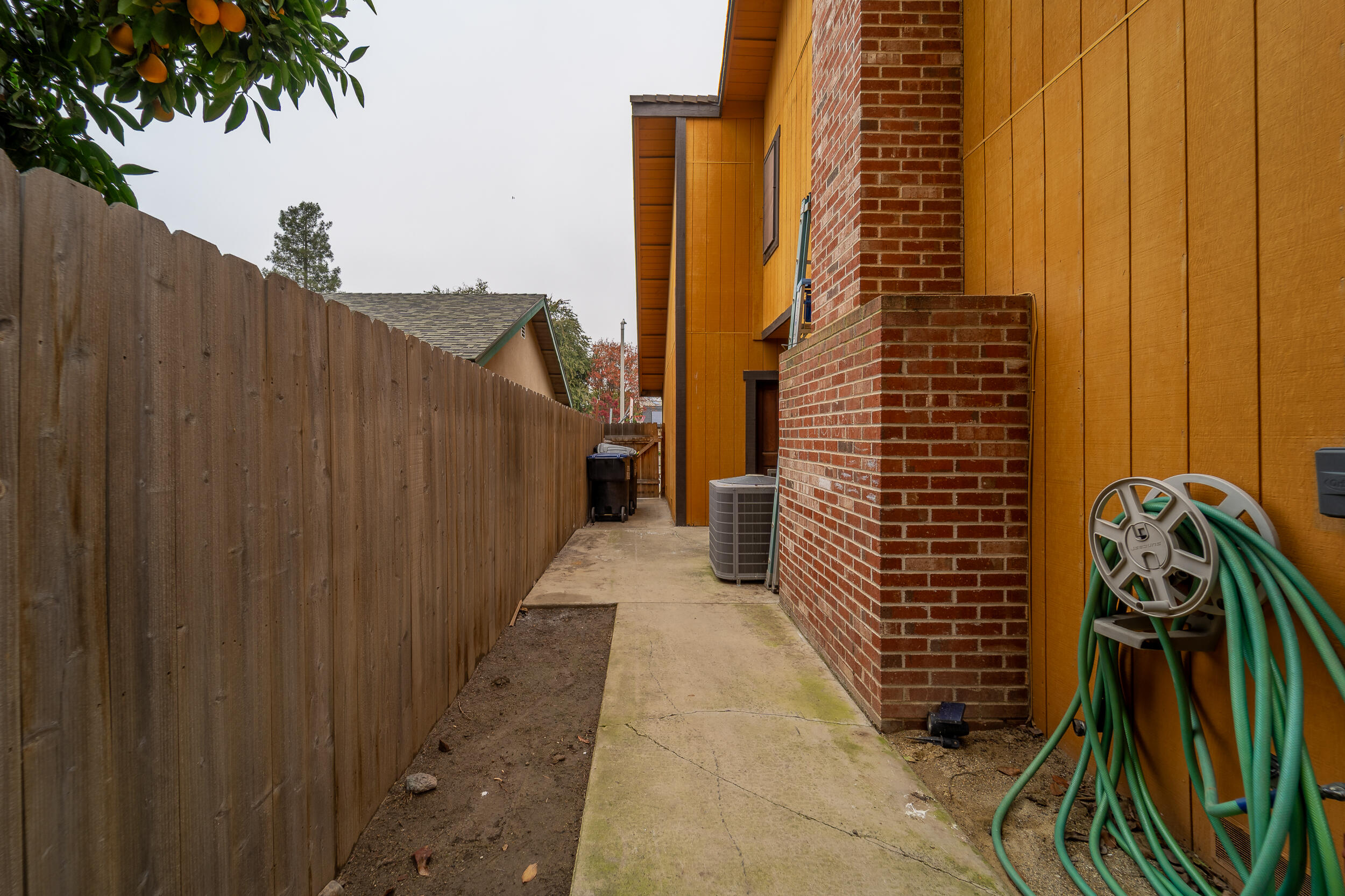 4121 W Grove Ct, Visalia, CA 93291