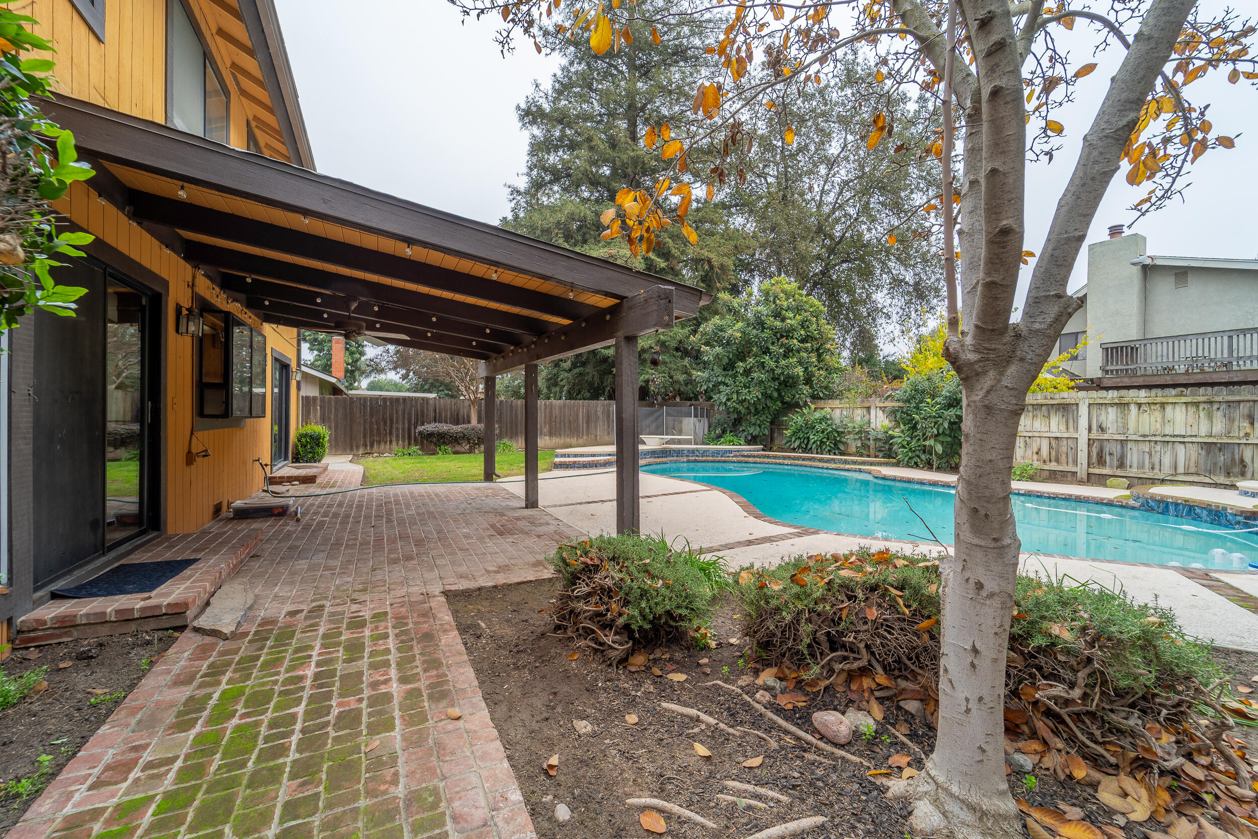 4121 W Grove Ct, Visalia, CA 93291