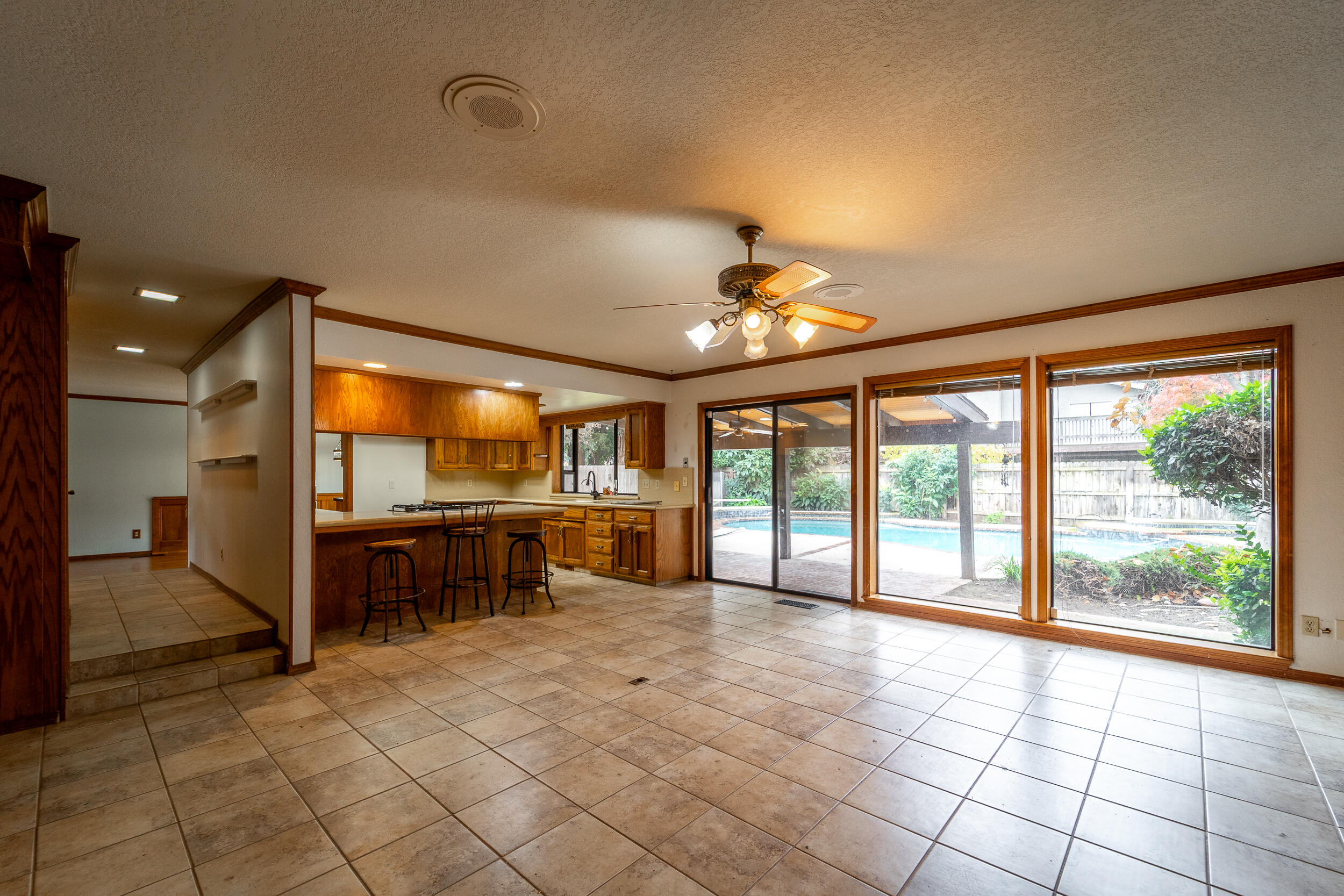 4121 W Grove Ct, Visalia, CA 93291