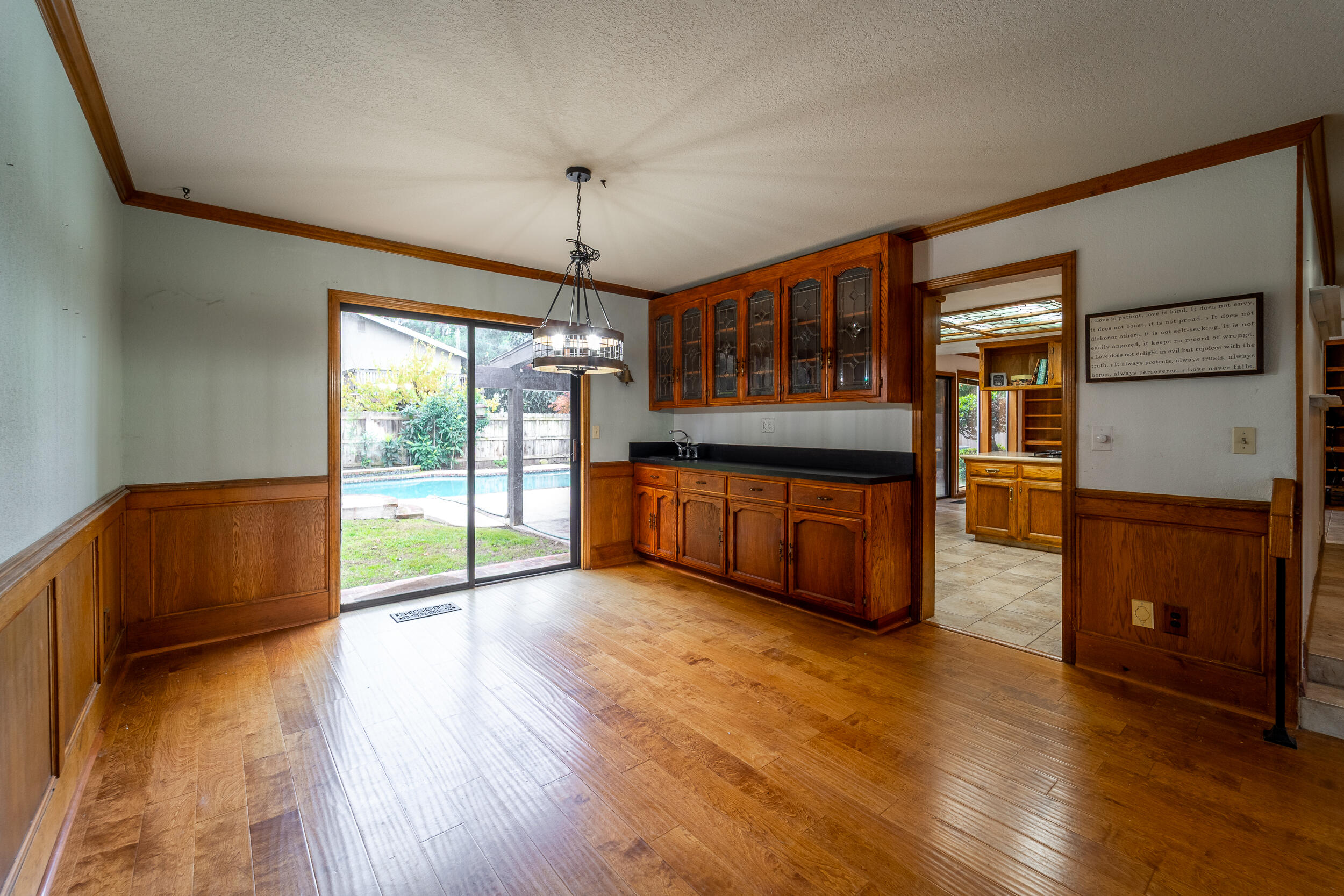 4121 W Grove Ct, Visalia, CA 93291