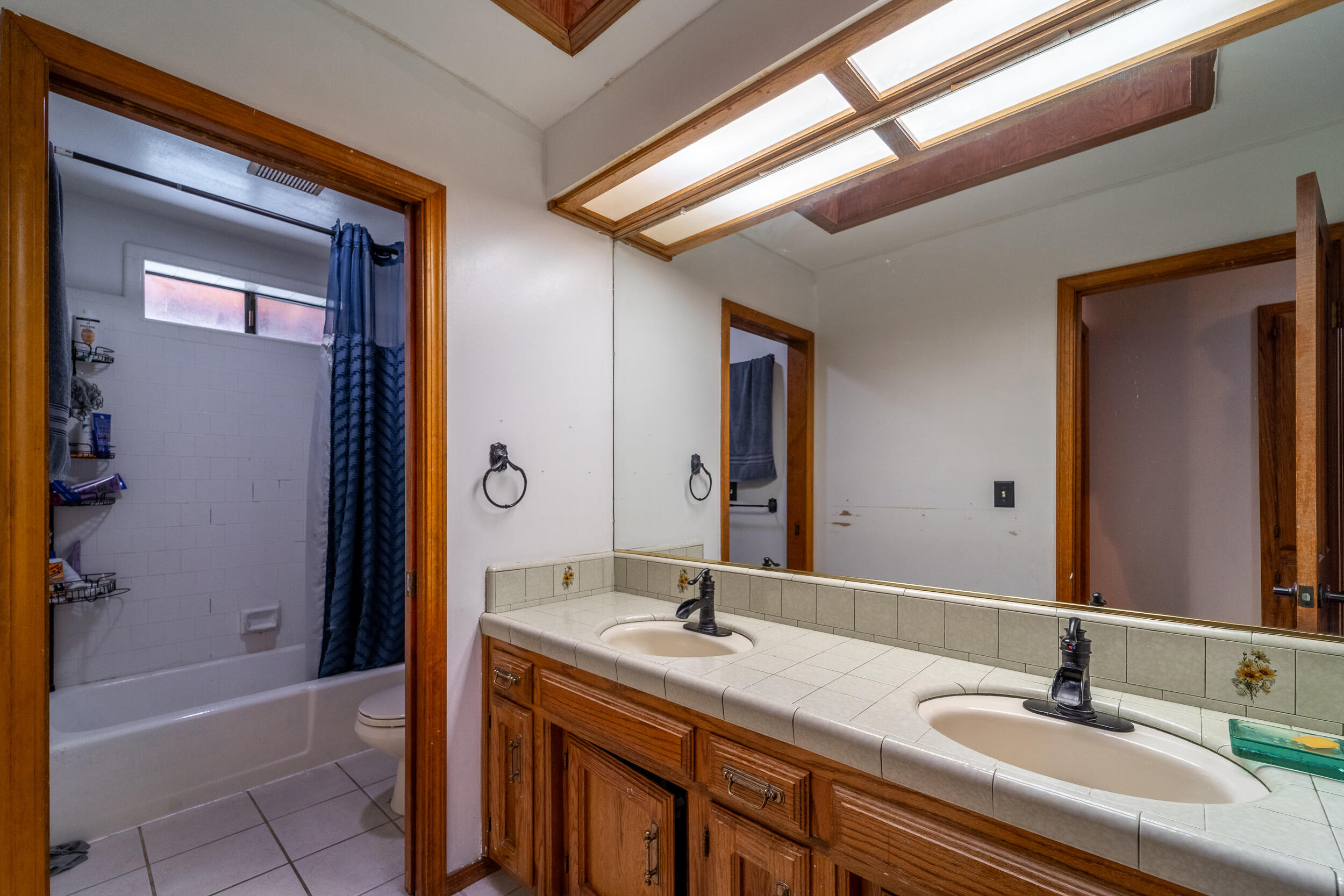 4121 W Grove Ct, Visalia, CA 93291