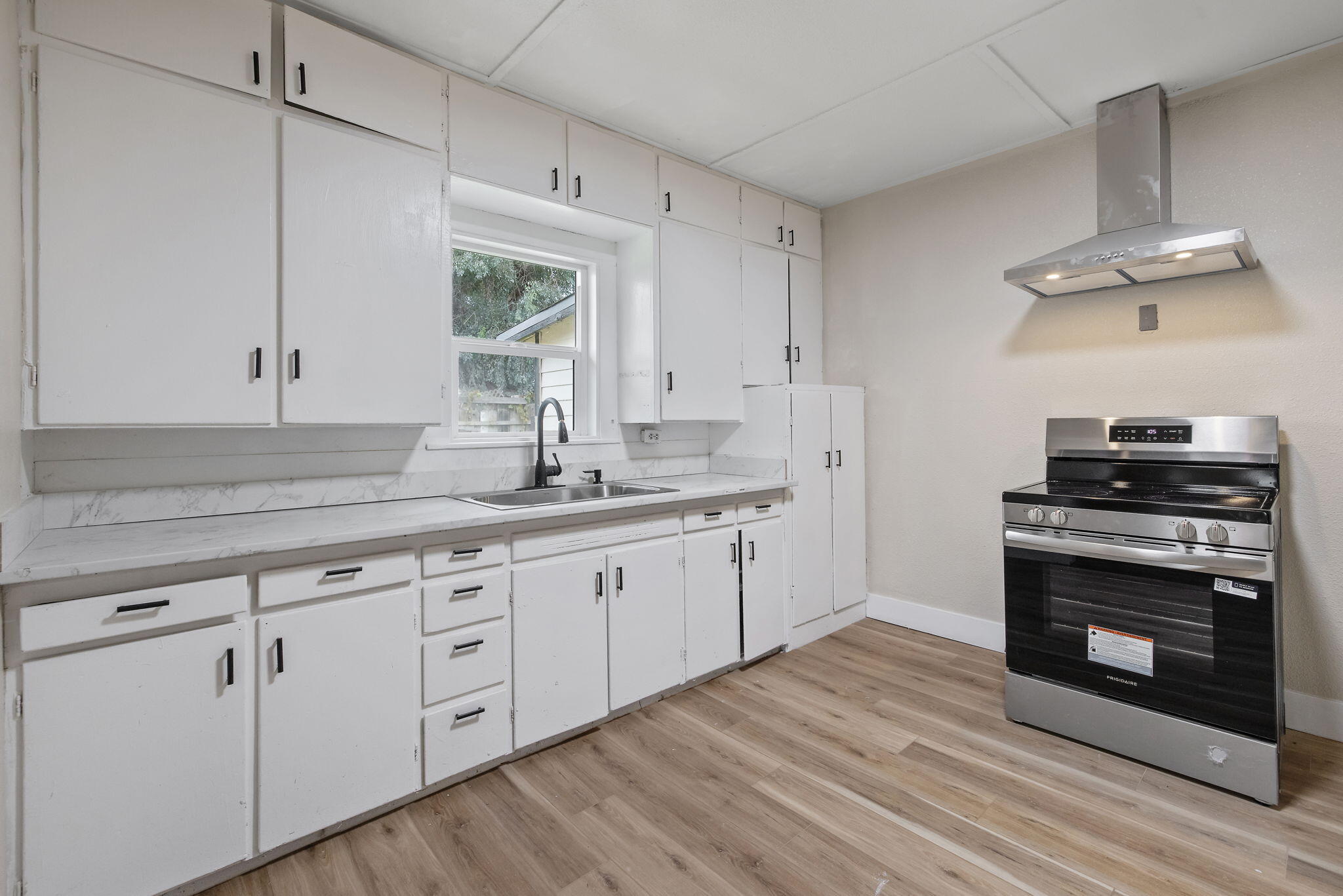 33239 160 Rd, Ivanhoe, CA 93235