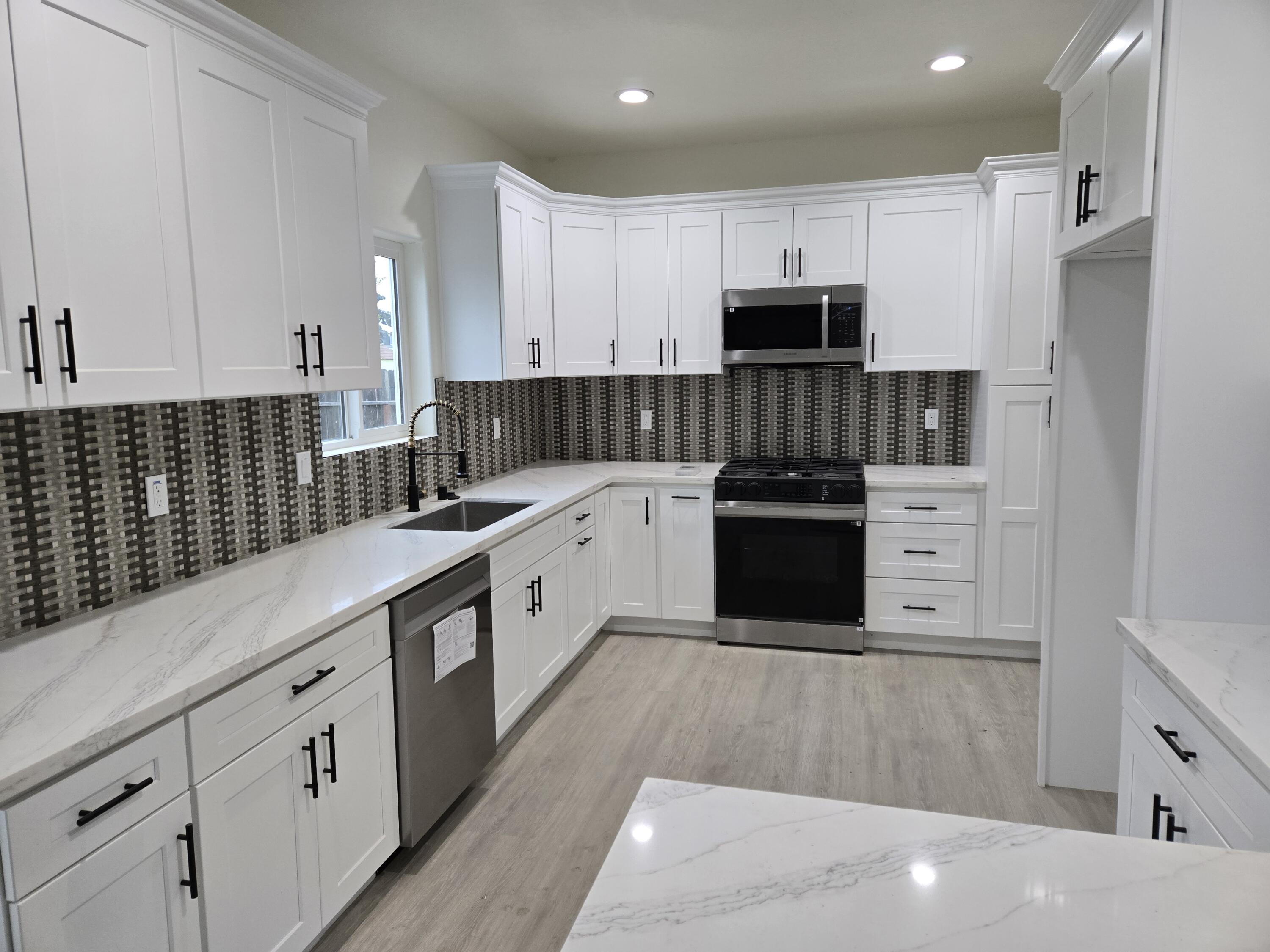 2032 E Pershing Ave, Visalia, CA 93292