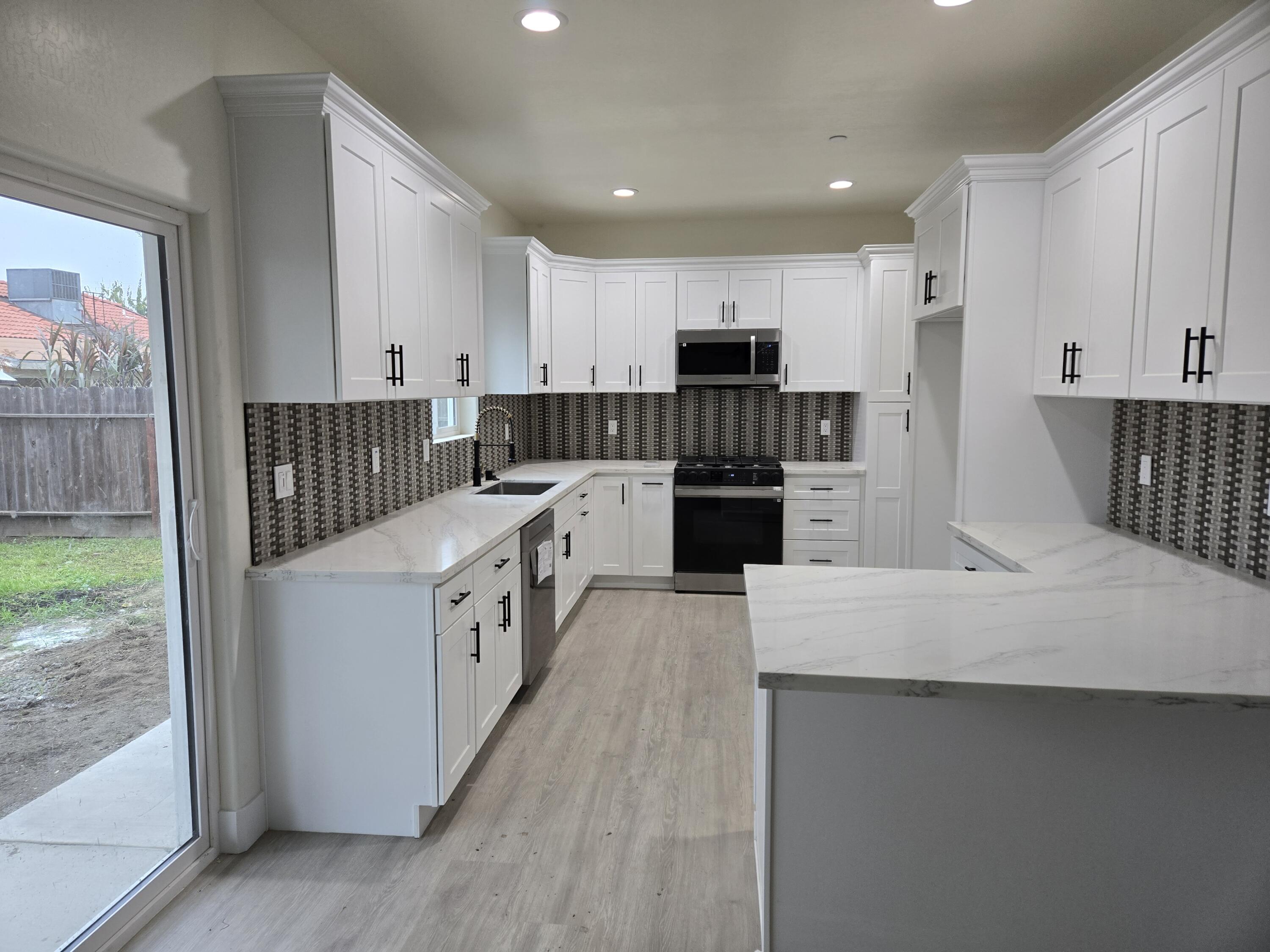 2032 E Pershing Ave, Visalia, CA 93292