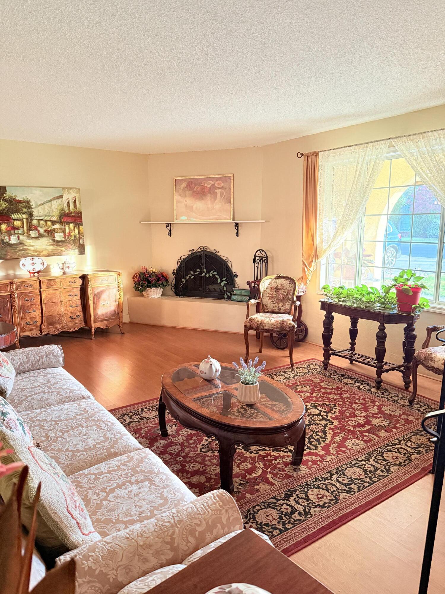 732 W Grand Ave, Porterville, CA 93257