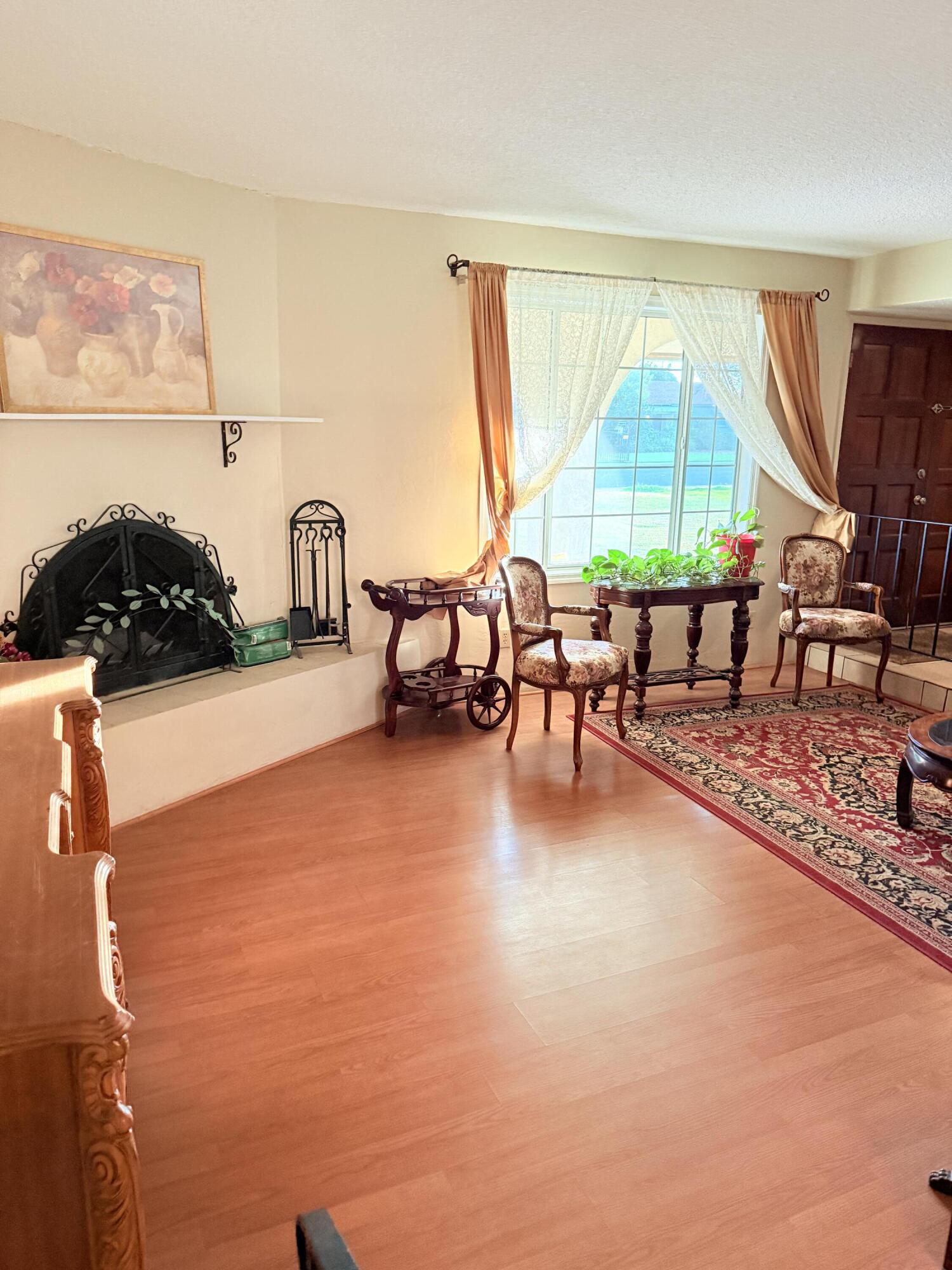 732 W Grand Ave, Porterville, CA 93257