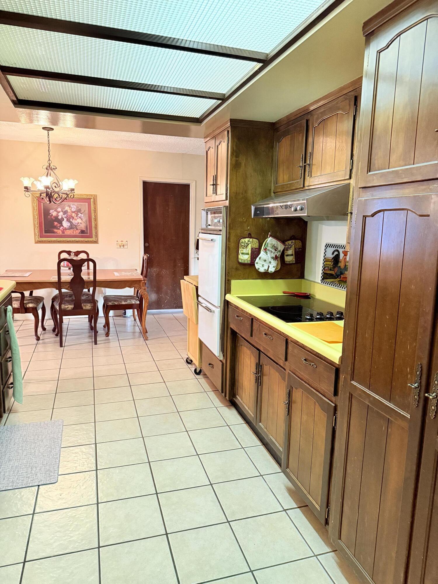 732 W Grand Ave, Porterville, CA 93257