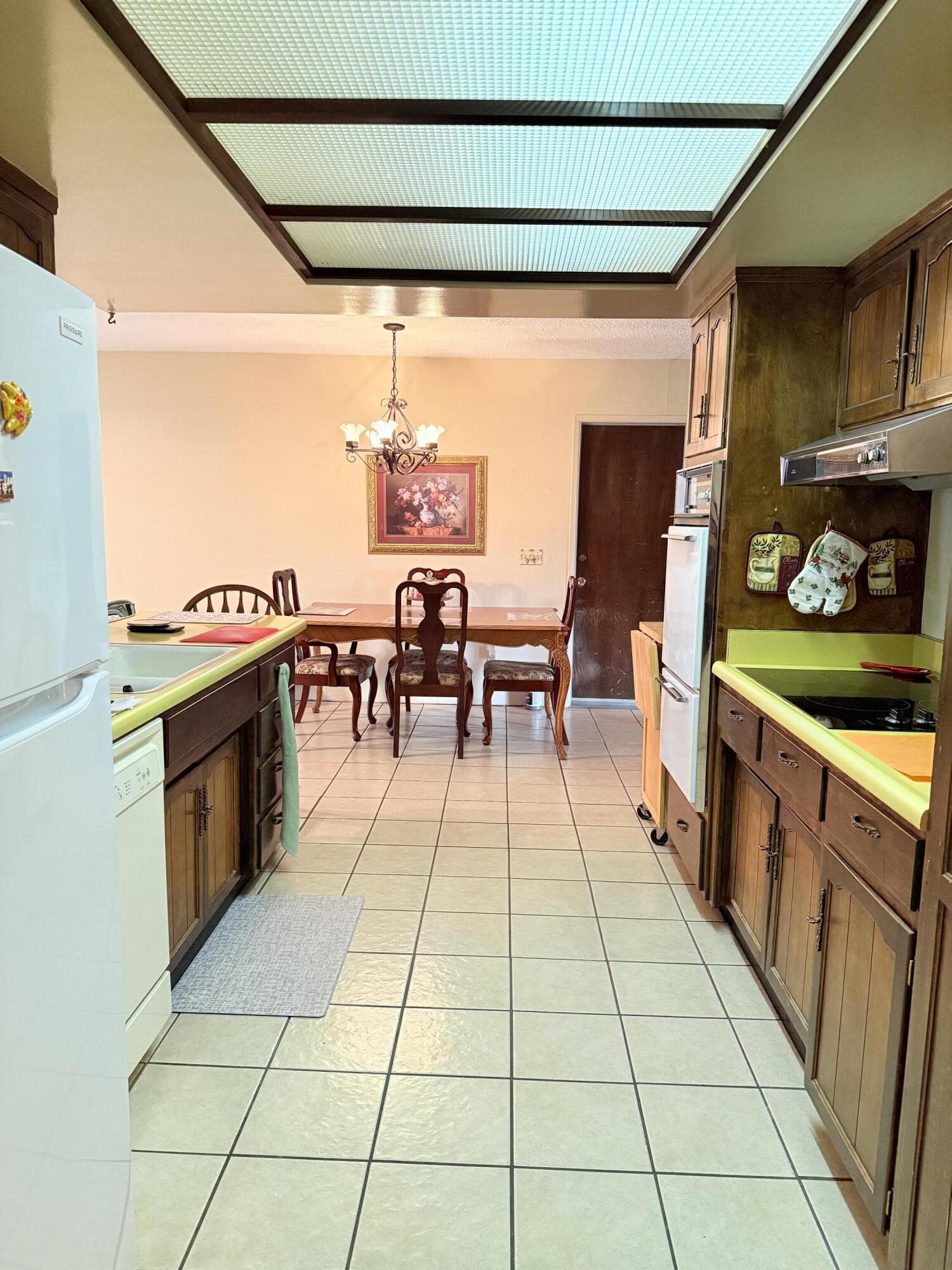 732 W Grand Ave, Porterville, CA 93257