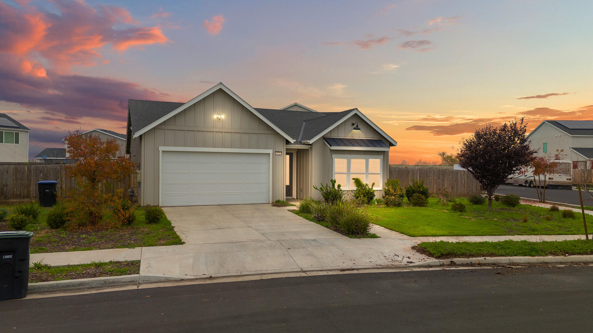 3725 N Newton Dr, Visalia, CA 93291