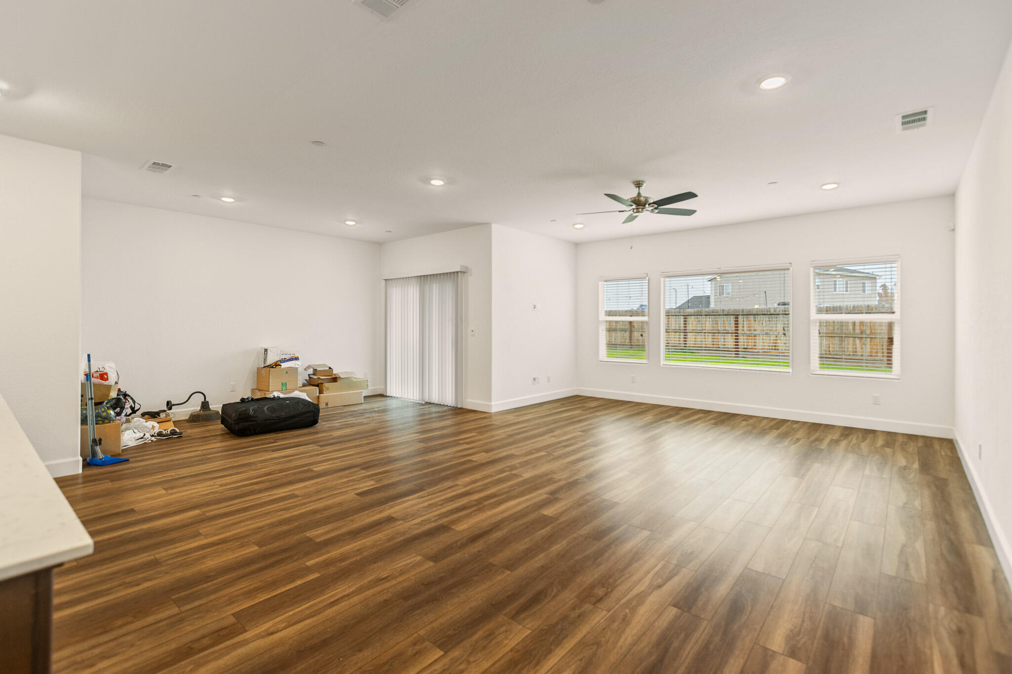 3725 N Newton Dr, Visalia, CA 93291