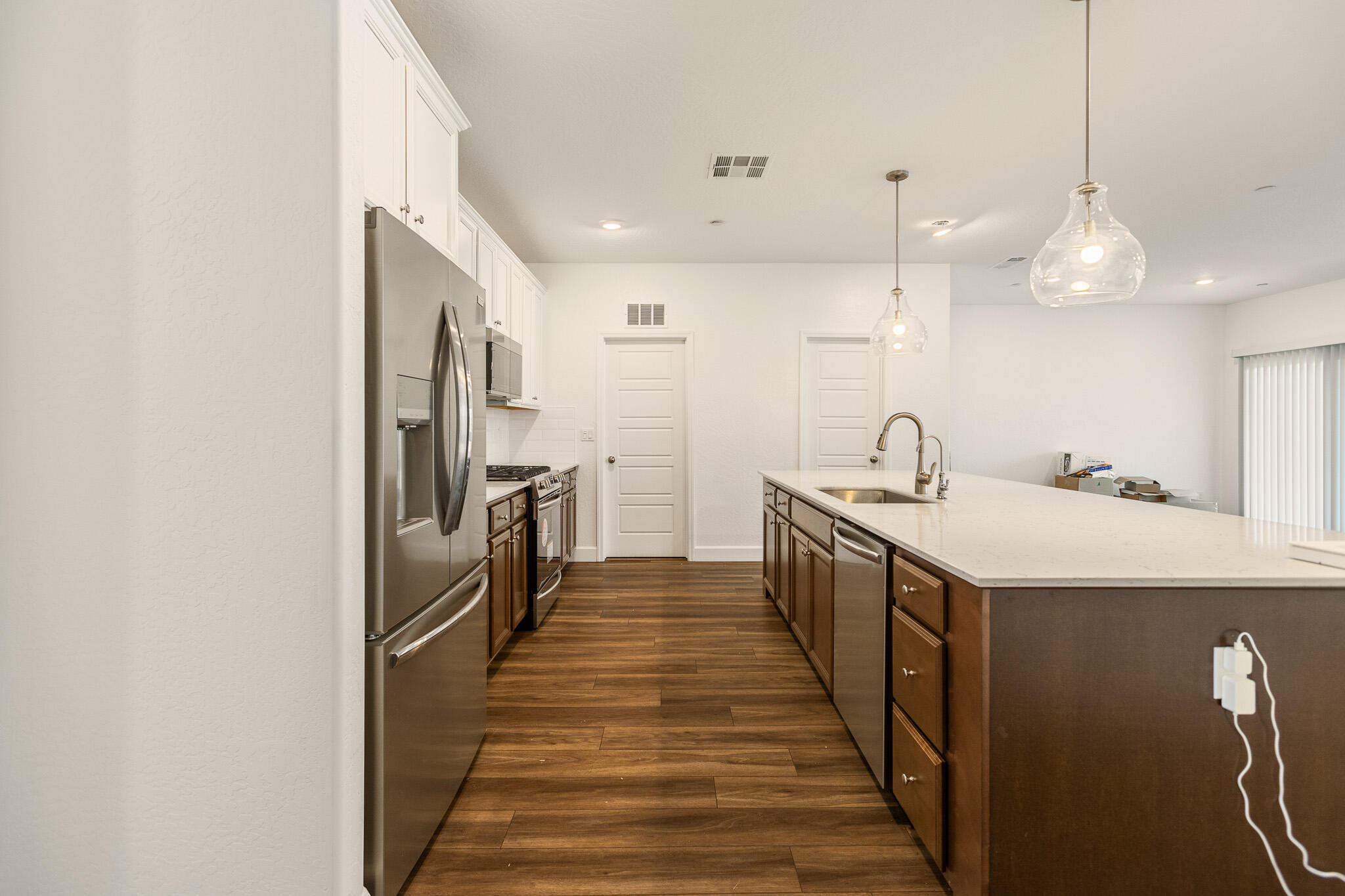 3725 N Newton Dr, Visalia, CA 93291