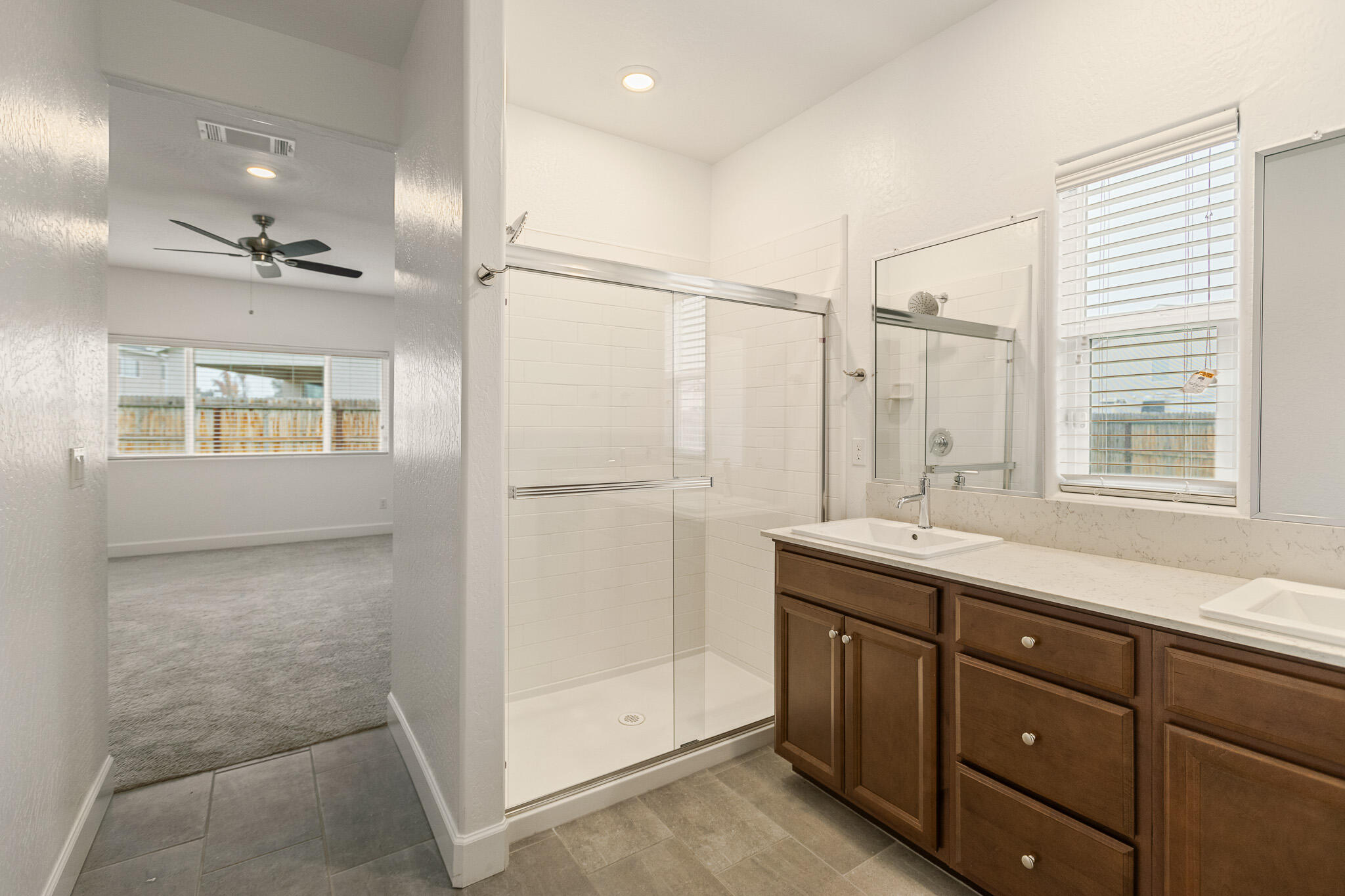 3725 N Newton Dr, Visalia, CA 93291