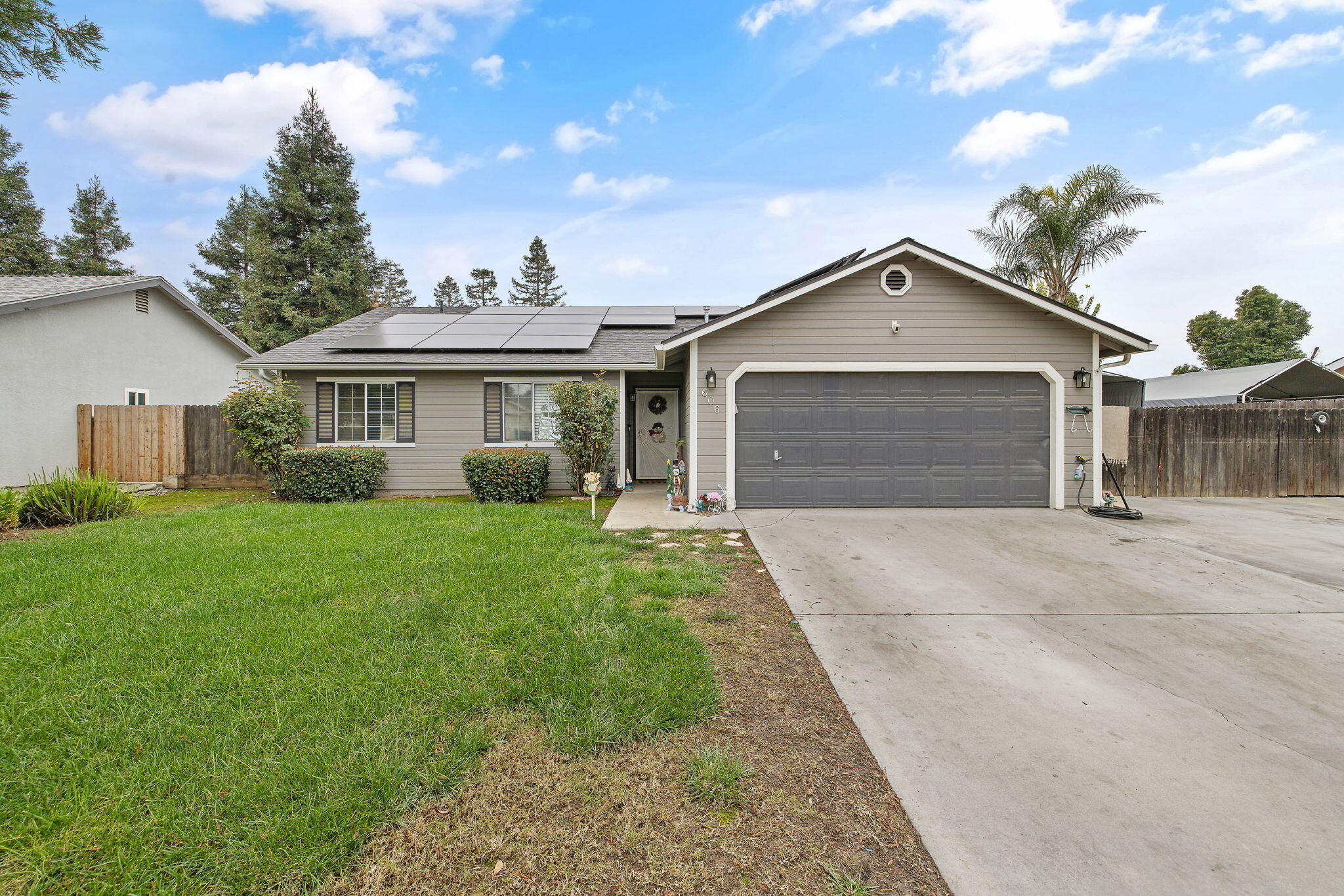 606 N Orange Ave, Exeter, CA 93221
