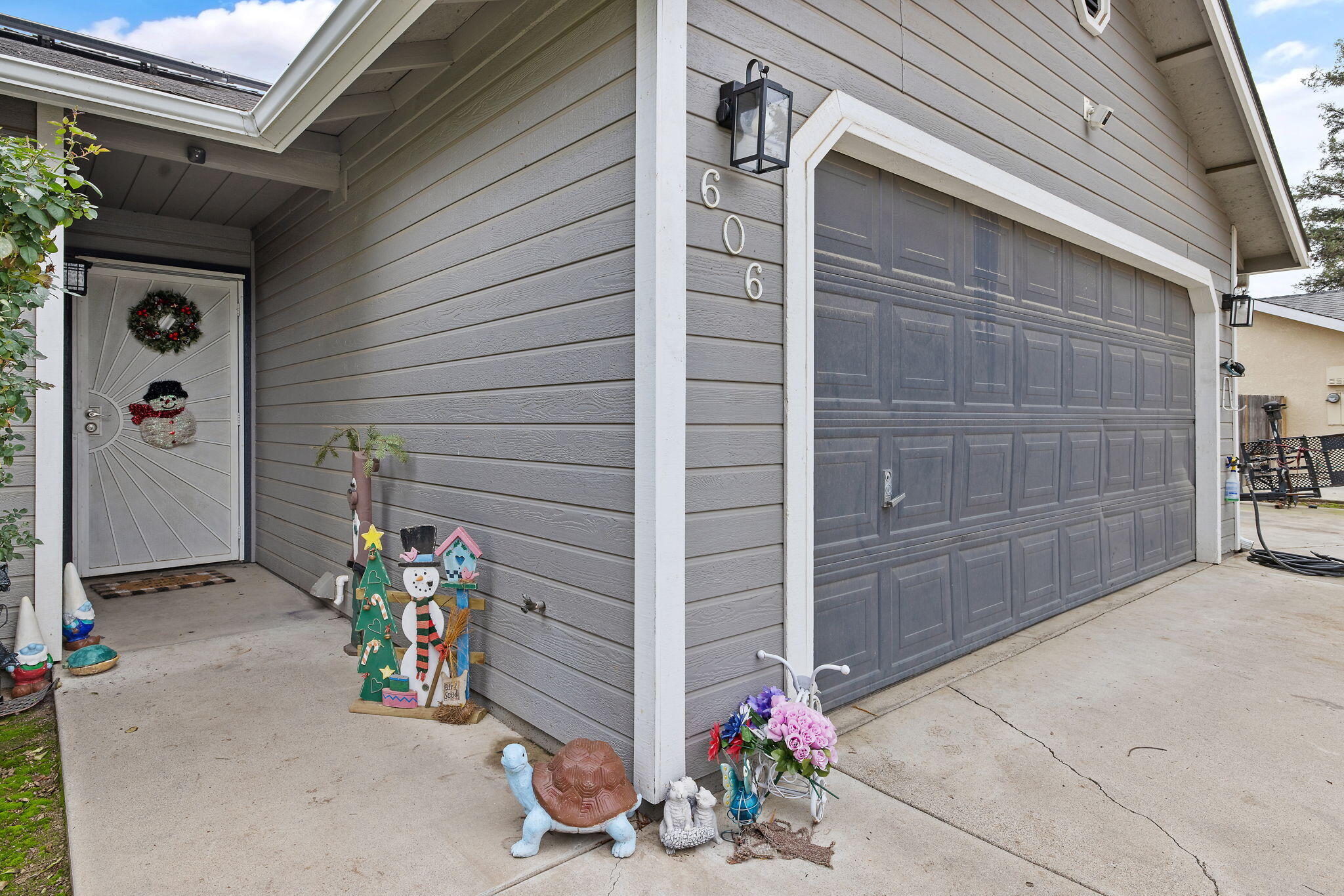 606 N Orange Ave, Exeter, CA 93221